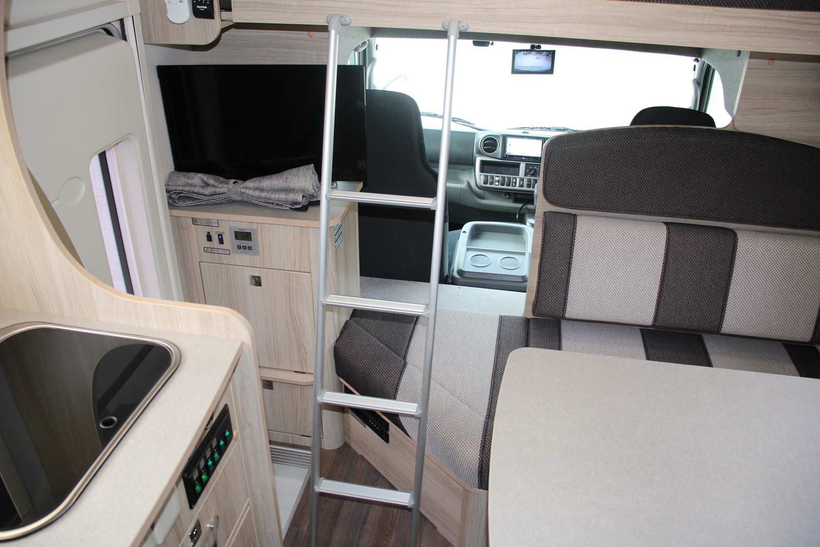 キャンピングカー キャブコン ｶﾑﾛｰﾄﾞ ﾅｯﾂ ｸﾚｿﾝｼﾞｬｰﾆｰX ｴﾎﾞﾗｲﾄ