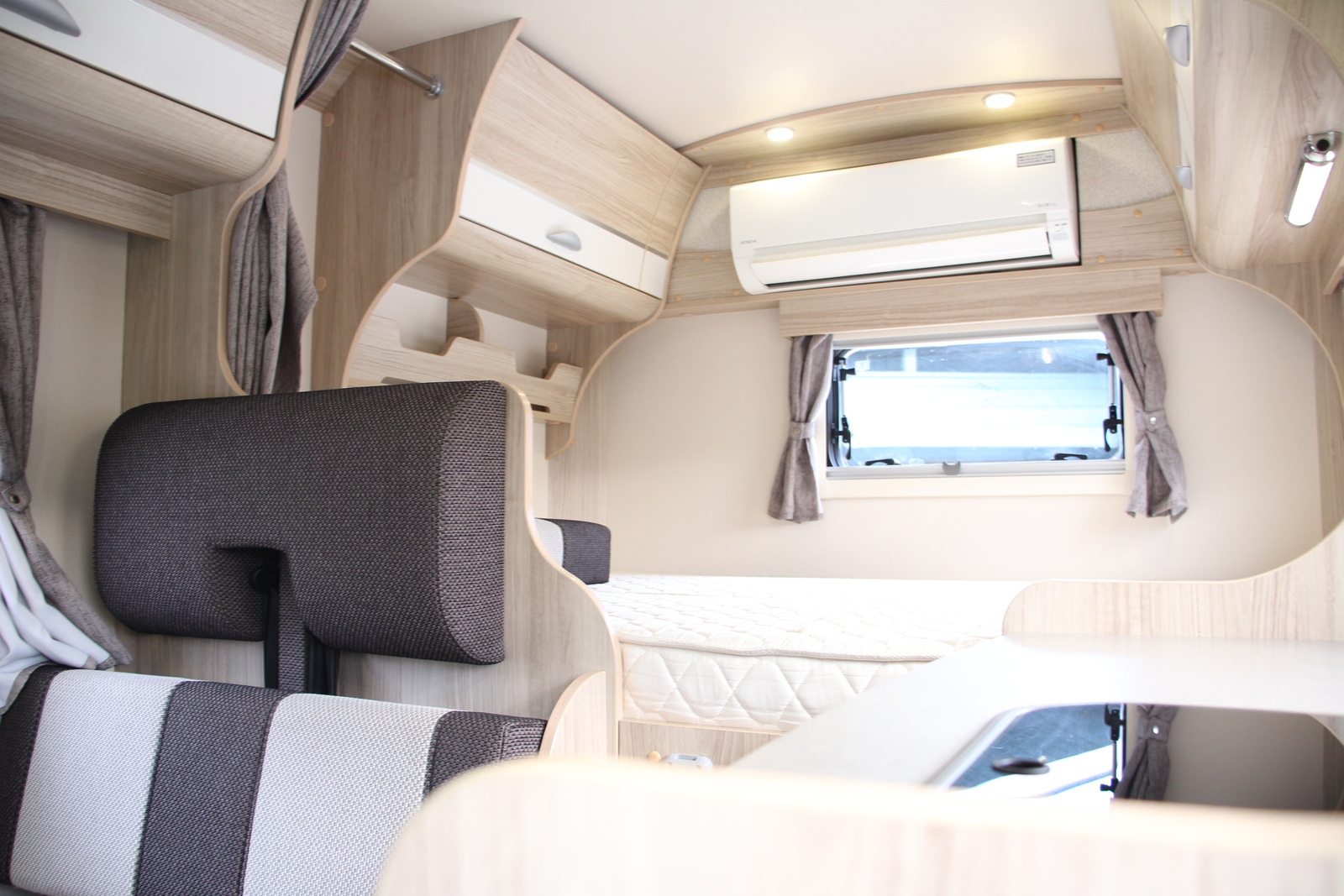 キャンピングカー キャブコン ｶﾑﾛｰﾄﾞ ﾅｯﾂ ｸﾚｿﾝｼﾞｬｰﾆｰX ｴﾎﾞﾗｲﾄ