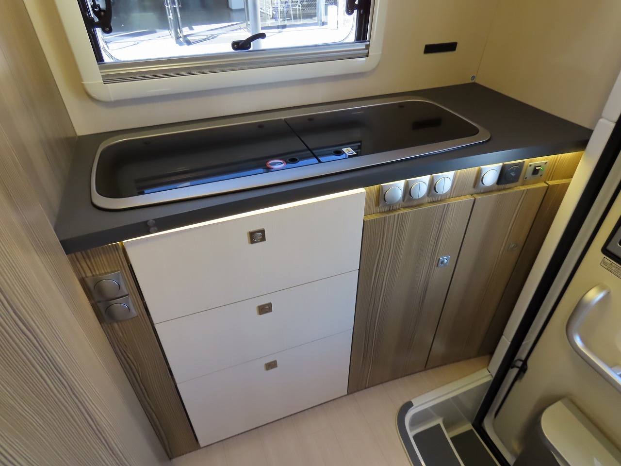 キャンピングカー キャブコン ｶﾑﾛｰﾄﾞ ﾊﾞﾝﾃｯｸ ｼﾞﾙ ｲﾘｽ 4WD