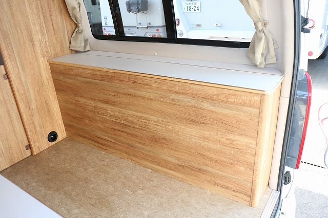 キャンピングカー バンコン ﾊｲｴｰｽ ｵﾘｼﾞﾅﾙ仕様 4WD　FFﾋｰﾀｰ