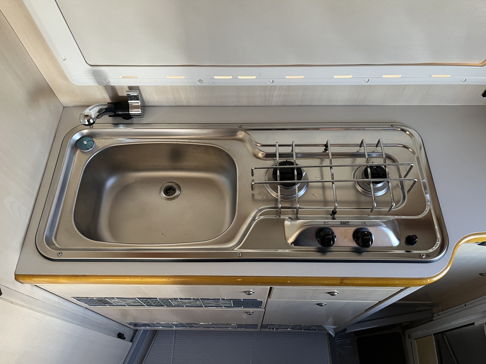 キャンピングカー キャブコン ﾊﾞﾝﾃｯｸ ｺﾙﾄﾞﾘｰﾌﾞｽ 家庭用AC ﾜﾝｵｰﾅｰ