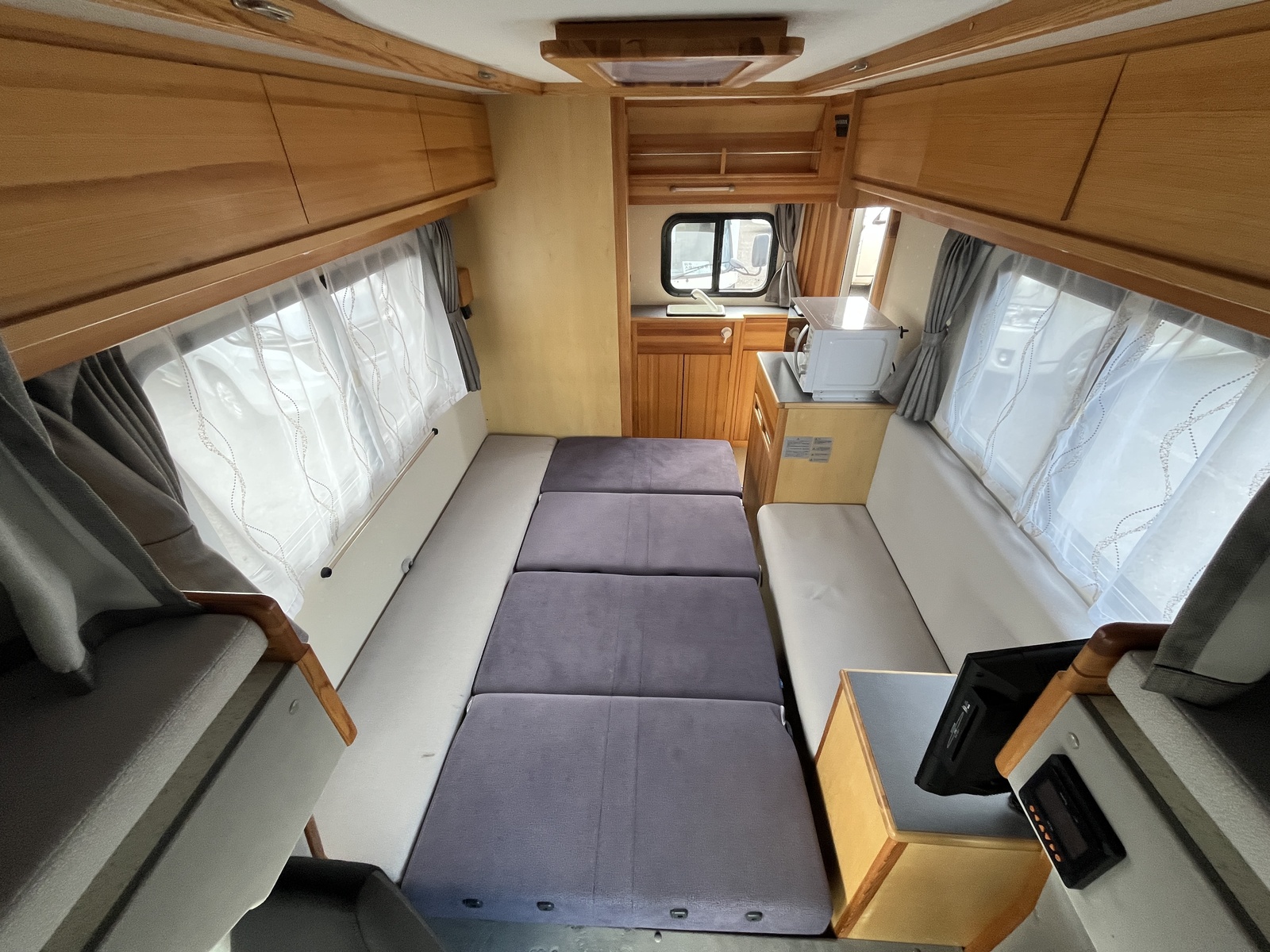 キャンピングカー キャブコン AtoZ ｱﾐﾃｨLE 銀花 ｸｰﾗｰ 4WD 1ｵｰﾅｰ