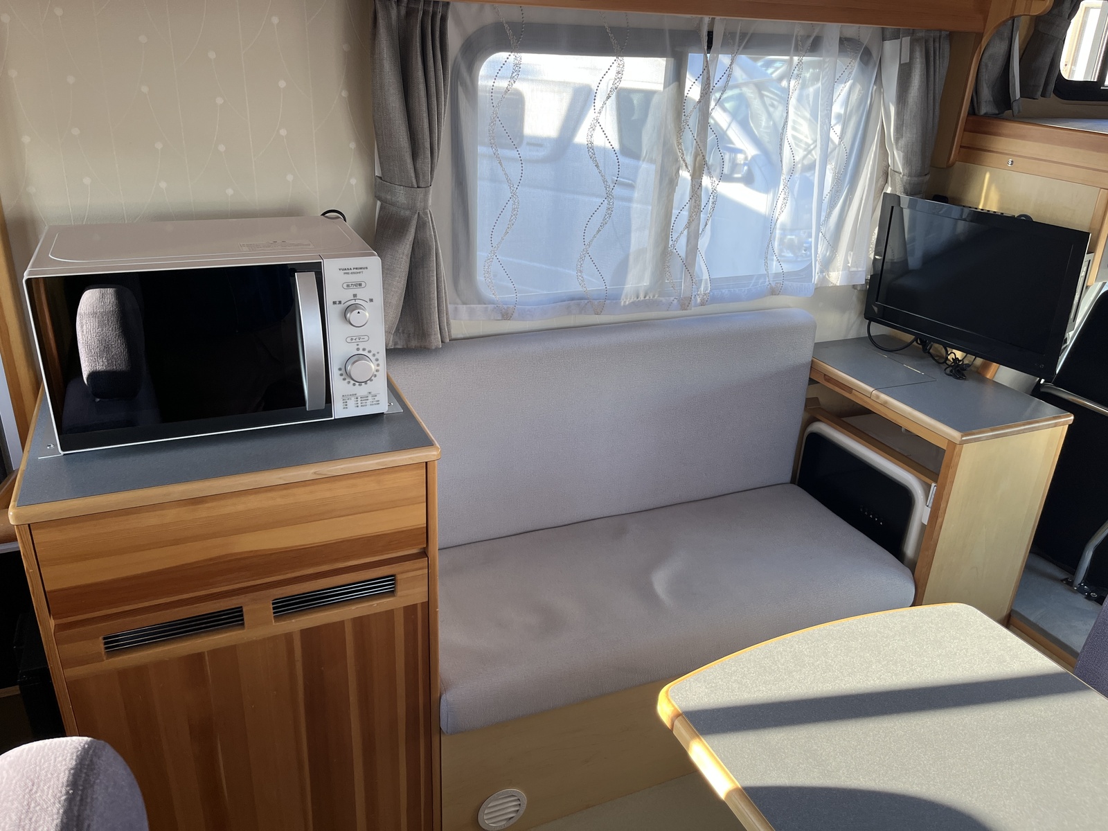 キャンピングカー キャブコン AtoZ ｱﾐﾃｨLE 銀花 ｸｰﾗｰ 4WD 1ｵｰﾅｰ