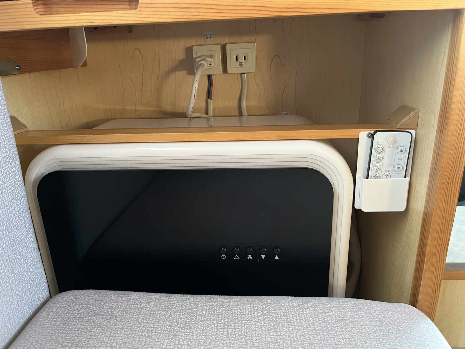 キャンピングカー キャブコン AtoZ ｱﾐﾃｨLE 銀花 ｸｰﾗｰ 4WD 1ｵｰﾅｰ