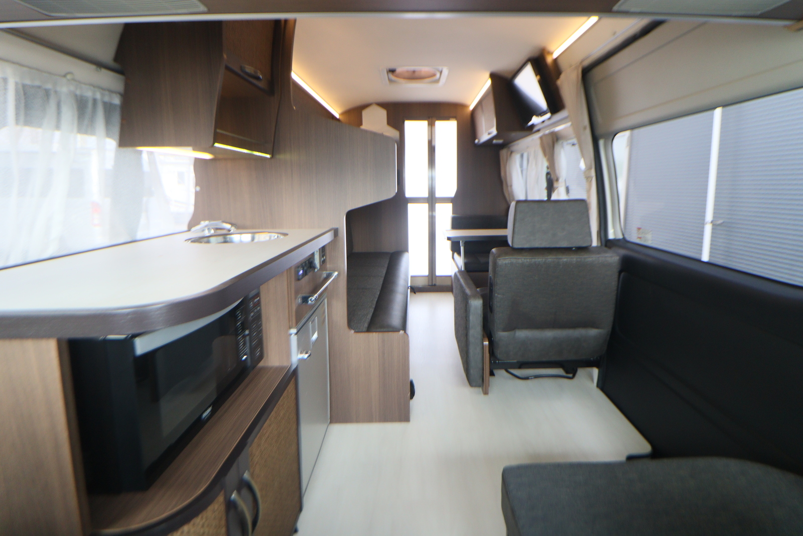 キャンピングカー バンコン ﾊｲｴｰｽ ﾚｸﾋﾞｨﾌﾟﾗｽDD 1ｵｰﾅｰ FFﾋｰﾀｰ