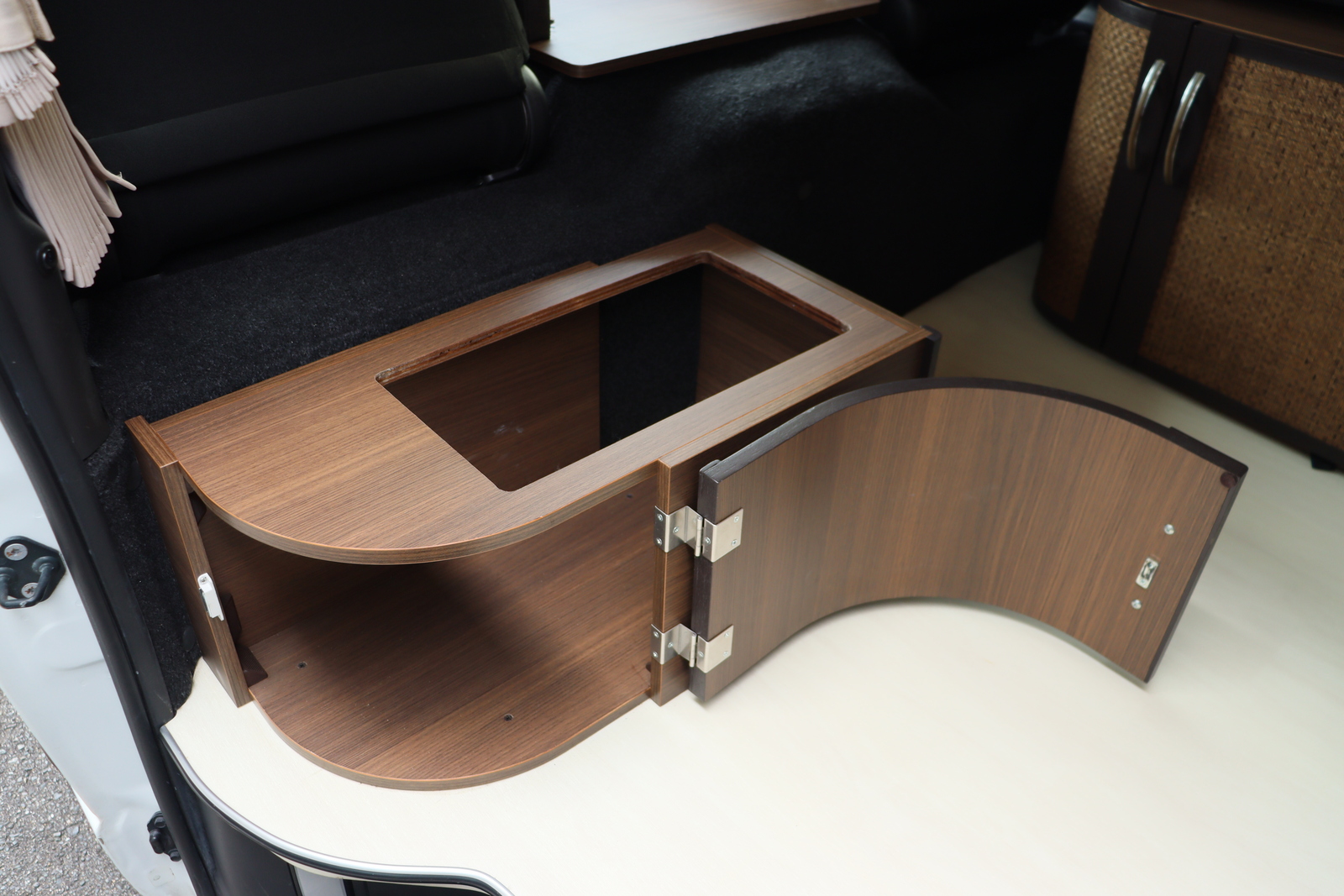 キャンピングカー バンコン ﾊｲｴｰｽ ﾚｸﾋﾞｨﾌﾟﾗｽDD 1ｵｰﾅｰ FFﾋｰﾀｰ