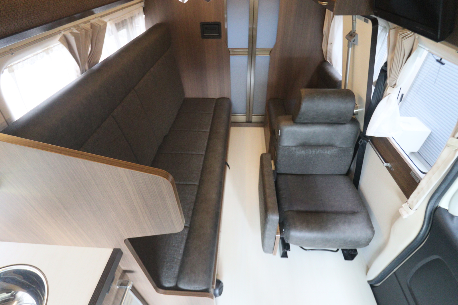 キャンピングカー バンコン ﾊｲｴｰｽ ﾚｸﾋﾞｨﾌﾟﾗｽDD 1ｵｰﾅｰ FFﾋｰﾀｰ