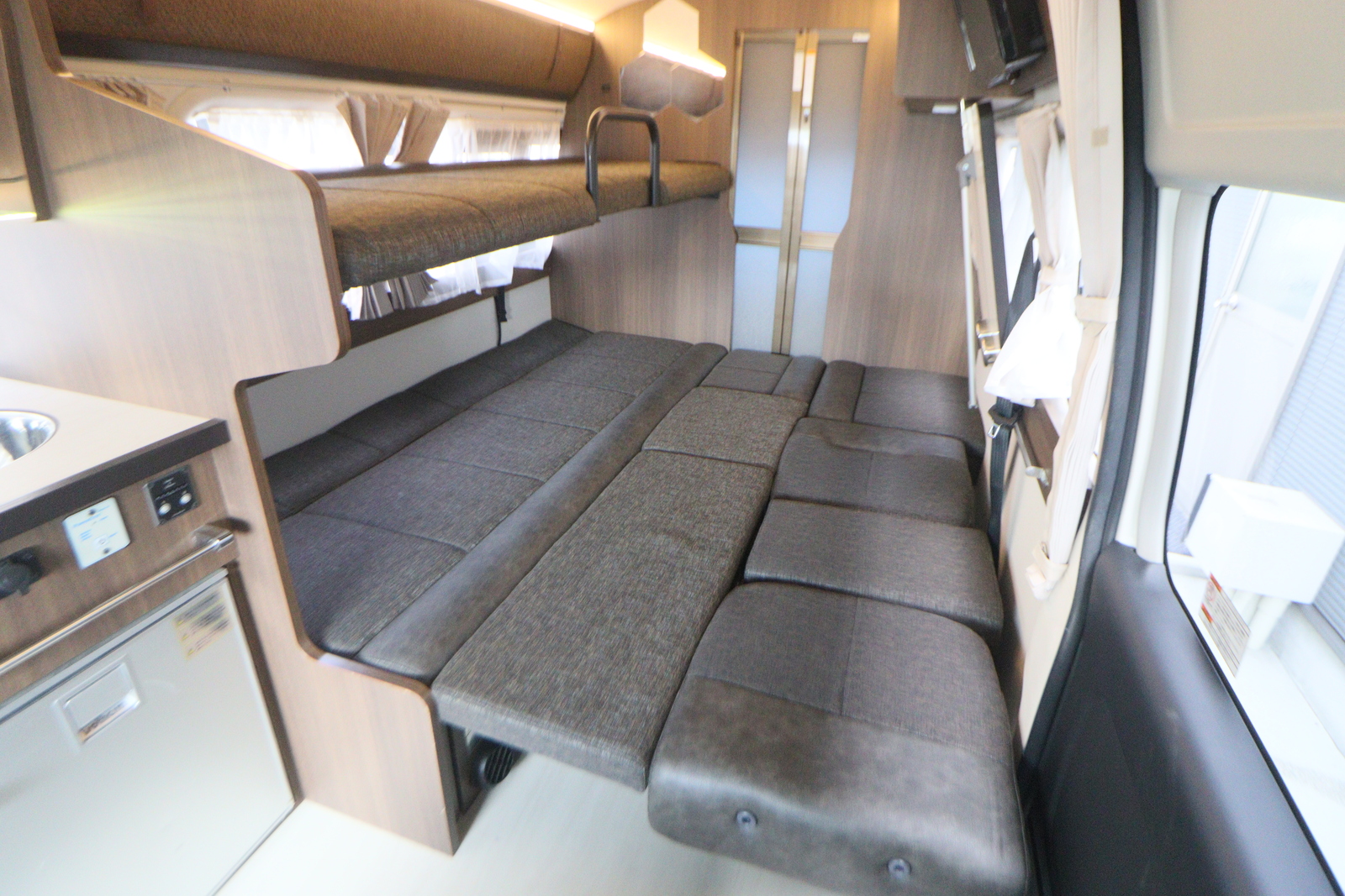 キャンピングカー バンコン ﾊｲｴｰｽ ﾚｸﾋﾞｨﾌﾟﾗｽDD 1ｵｰﾅｰ FFﾋｰﾀｰ