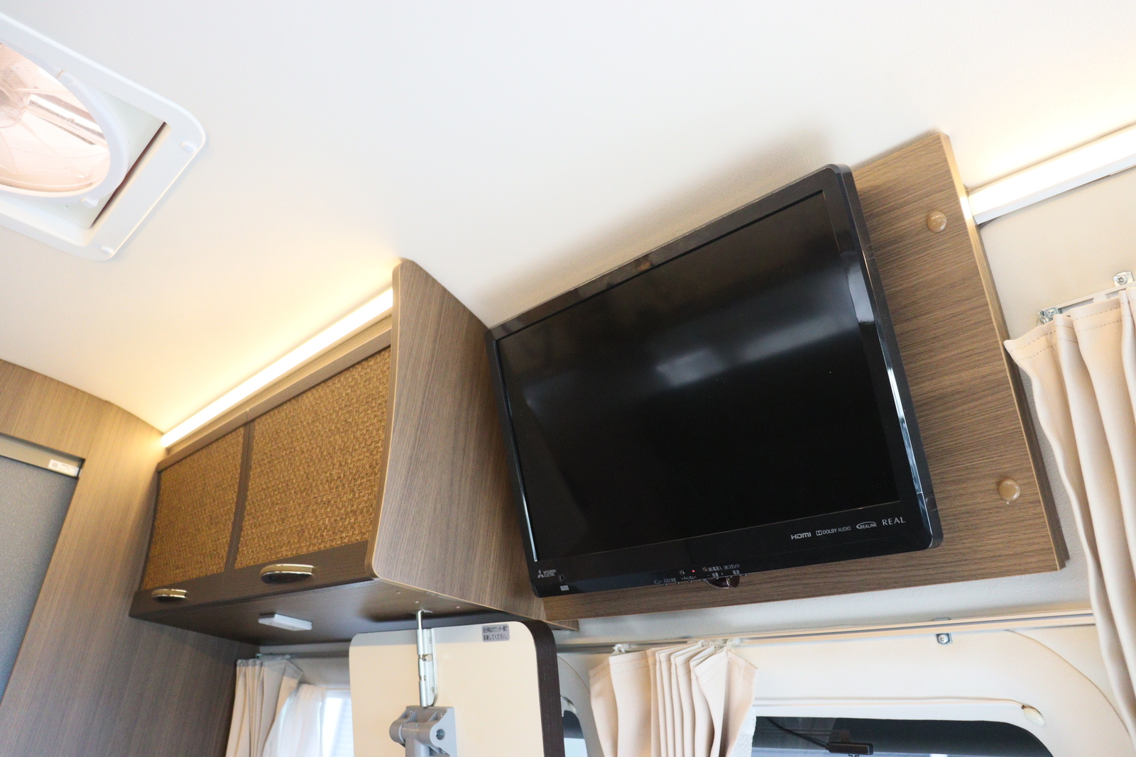 キャンピングカー バンコン ﾊｲｴｰｽ ﾚｸﾋﾞｨﾌﾟﾗｽDD 1ｵｰﾅｰ FFﾋｰﾀｰ