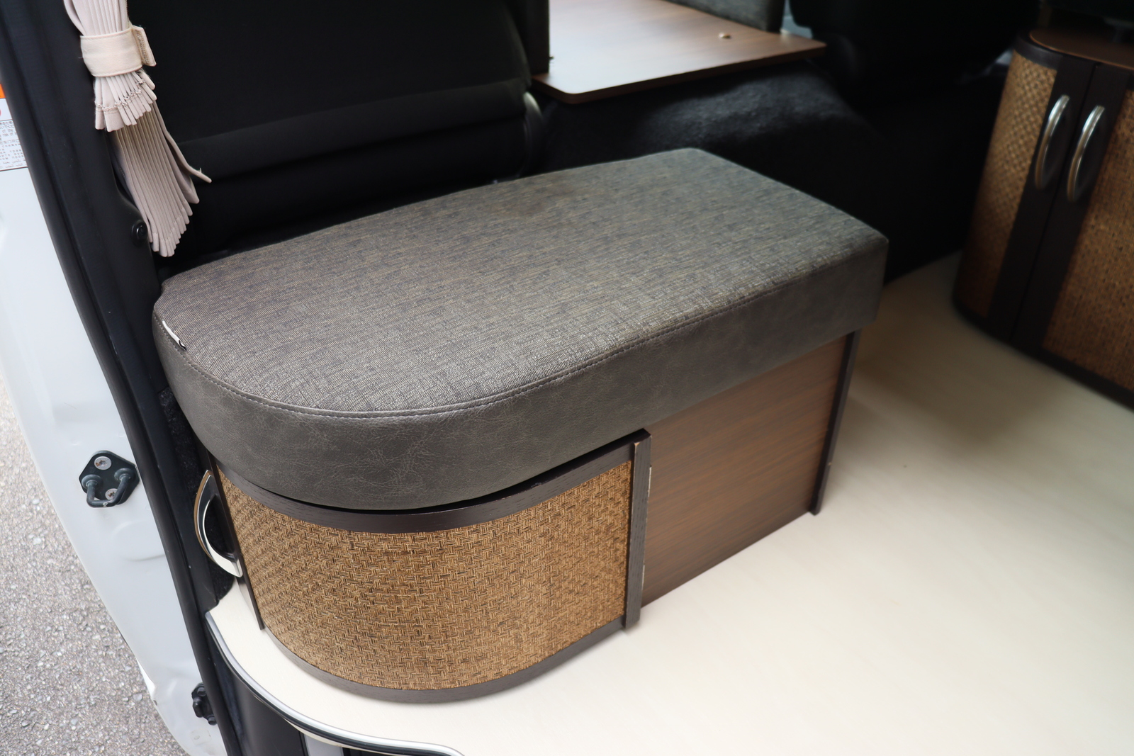 キャンピングカー バンコン ﾊｲｴｰｽ ﾚｸﾋﾞｨﾌﾟﾗｽDD 1ｵｰﾅｰ FFﾋｰﾀｰ