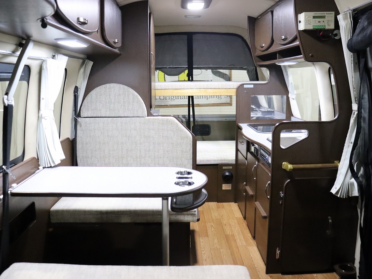 キャンピングカー バンコン ﾊｲｴｰｽ ｱﾙﾍﾟｼﾞｵ ﾘﾗｯｸｽ 4WD　FFﾋｰﾀｰ