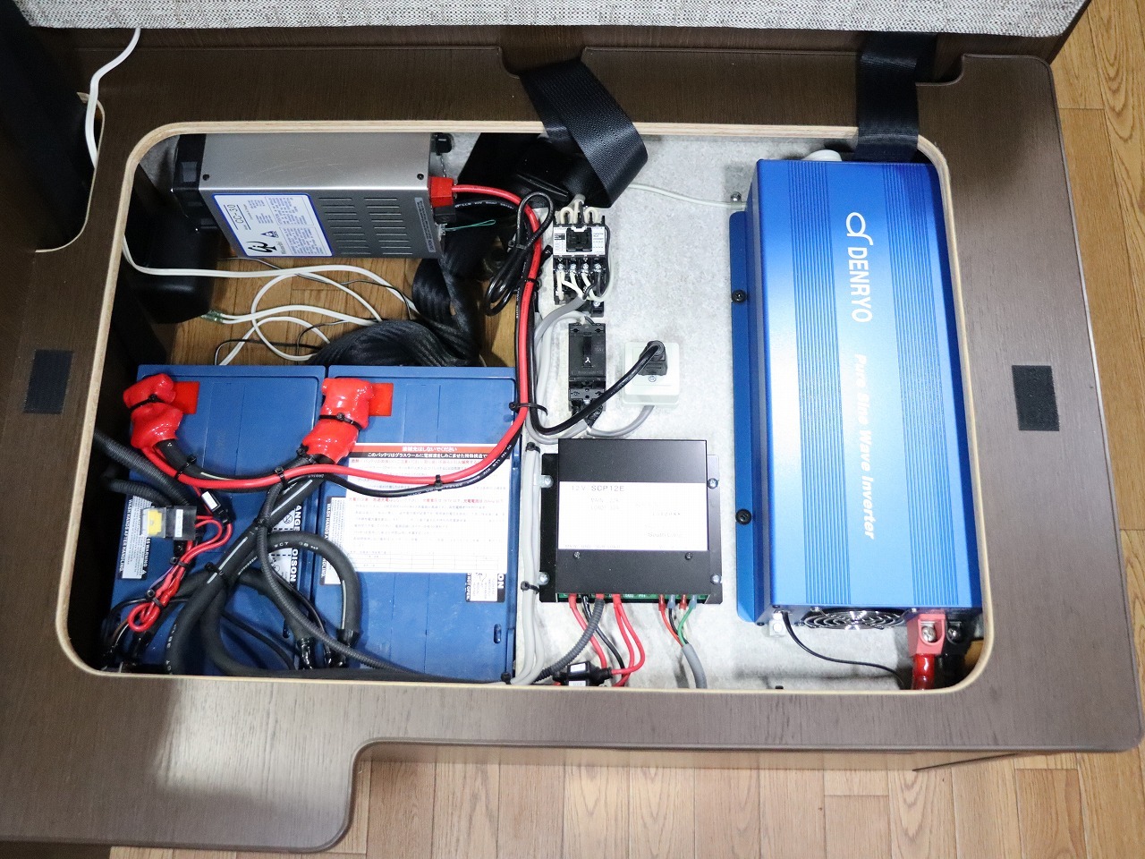 キャンピングカー バンコン ﾊｲｴｰｽ ｱﾙﾍﾟｼﾞｵ ﾘﾗｯｸｽ 4WD　FFﾋｰﾀｰ