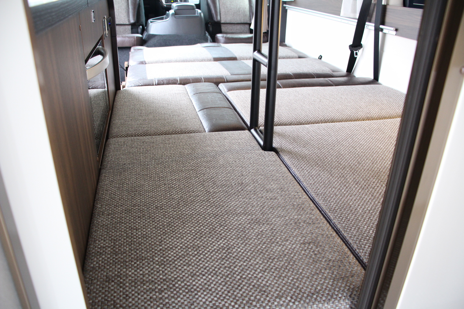 キャンピングカー バンコン ﾊｲｴｰｽ ﾚｸﾋﾞｨ ﾌｧｲﾌﾞｽﾀｰｾﾌﾟﾄ 4WD