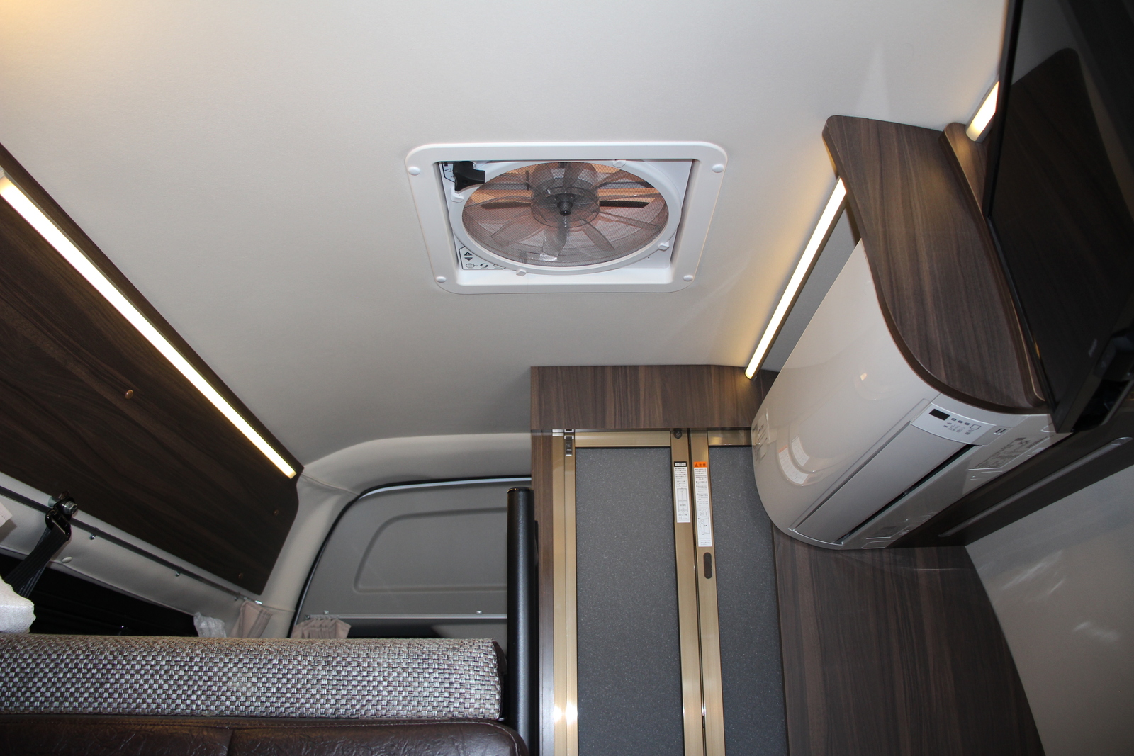 キャンピングカー バンコン ﾊｲｴｰｽ ﾚｸﾋﾞｨ ﾌｧｲﾌﾞｽﾀｰｾﾌﾟﾄ 4WD