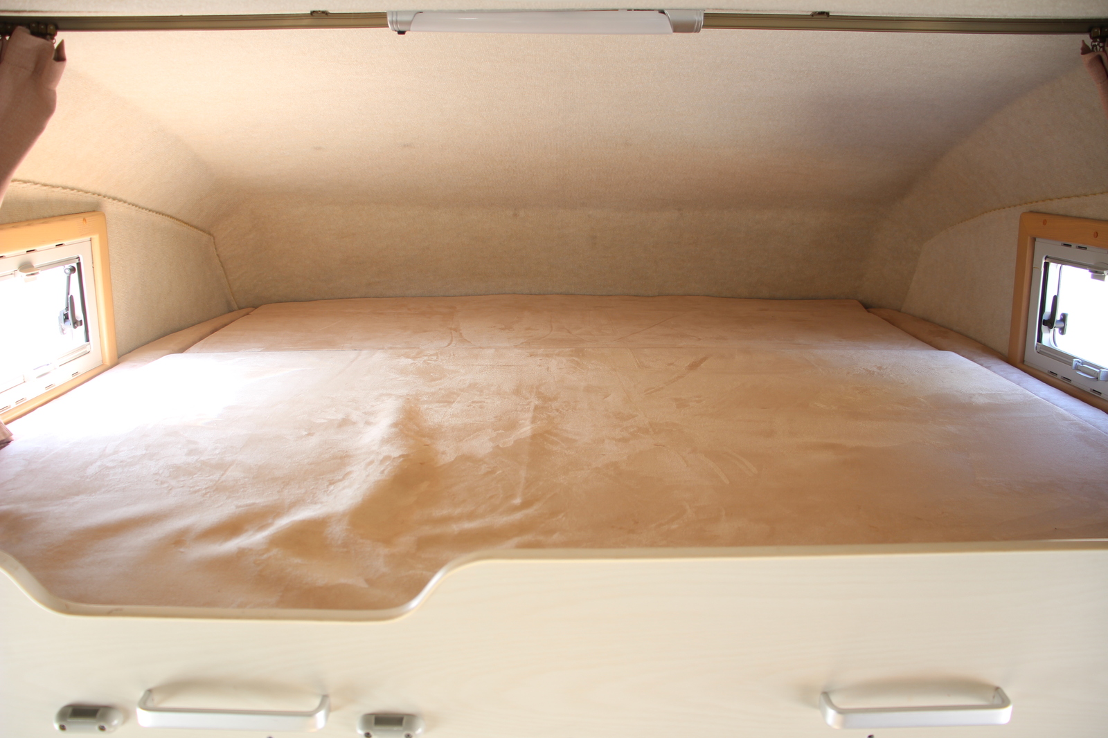 キャンピングカー キャブコン ﾊｲｴｰｽ ﾌｧﾝﾙｰﾁｪ ﾊﾟﾀｺﾞﾆｱ