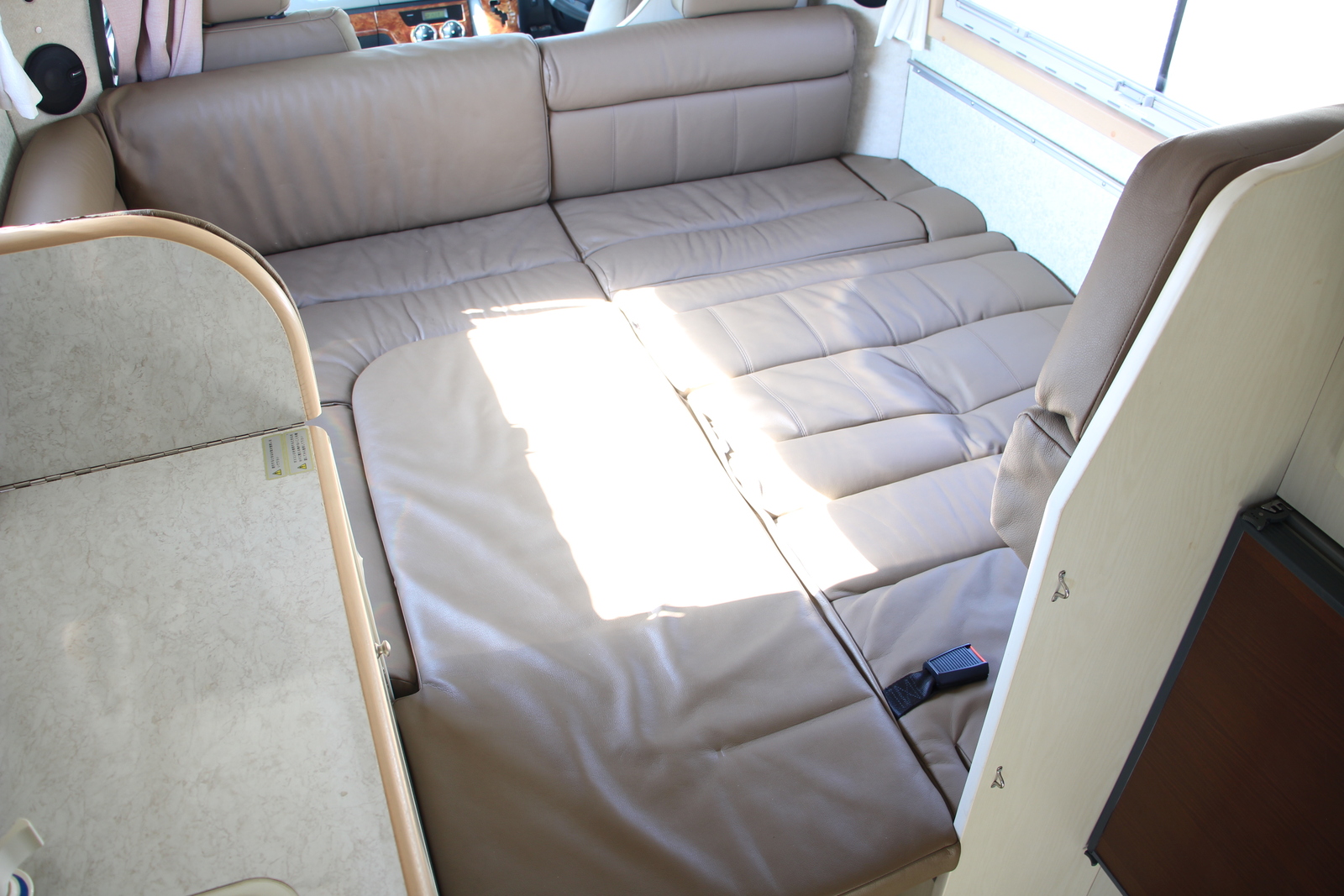 キャンピングカー キャブコン ﾊｲｴｰｽ ﾌｧﾝﾙｰﾁｪ ﾊﾟﾀｺﾞﾆｱ