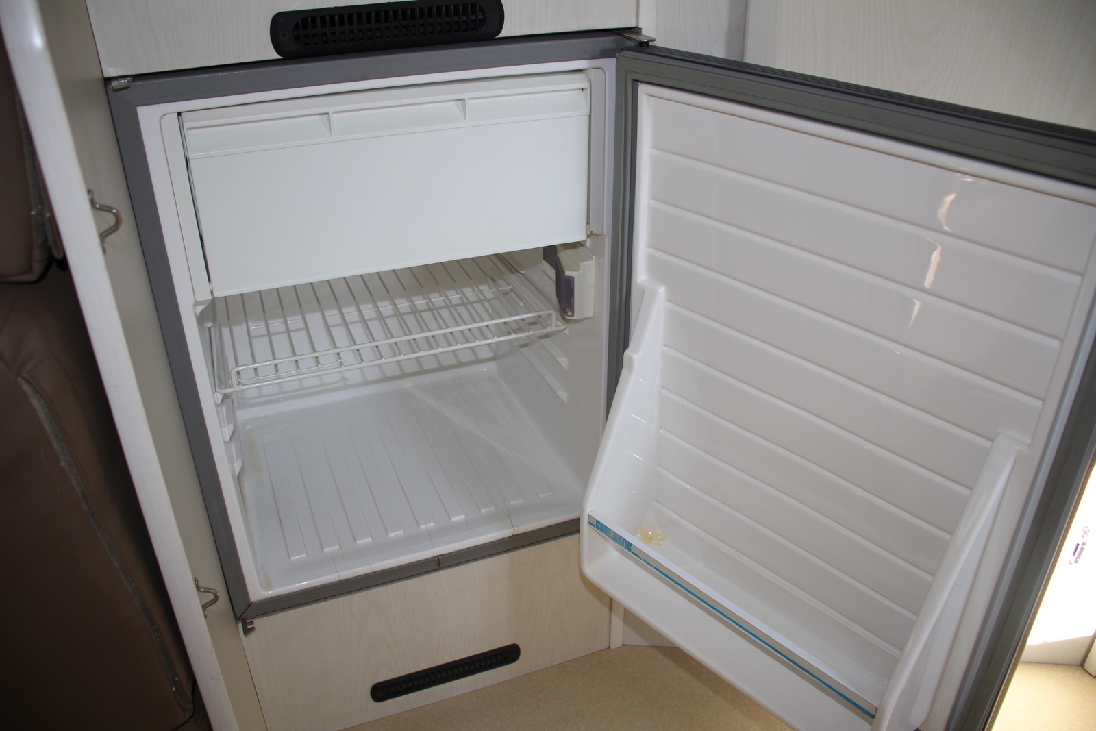 キャンピングカー キャブコン ﾊｲｴｰｽ ﾌｧﾝﾙｰﾁｪ ﾊﾟﾀｺﾞﾆｱ