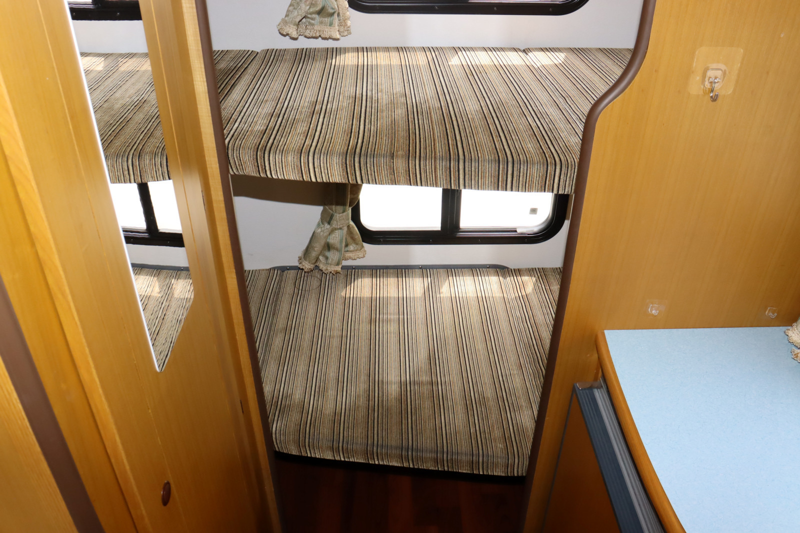 キャンピングカー キャブコン ｶﾑﾛｰﾄﾞﾅｯﾂRVｸﾚｿﾝ 家庭用ｴｱｺﾝ FFﾋｰﾀｰ