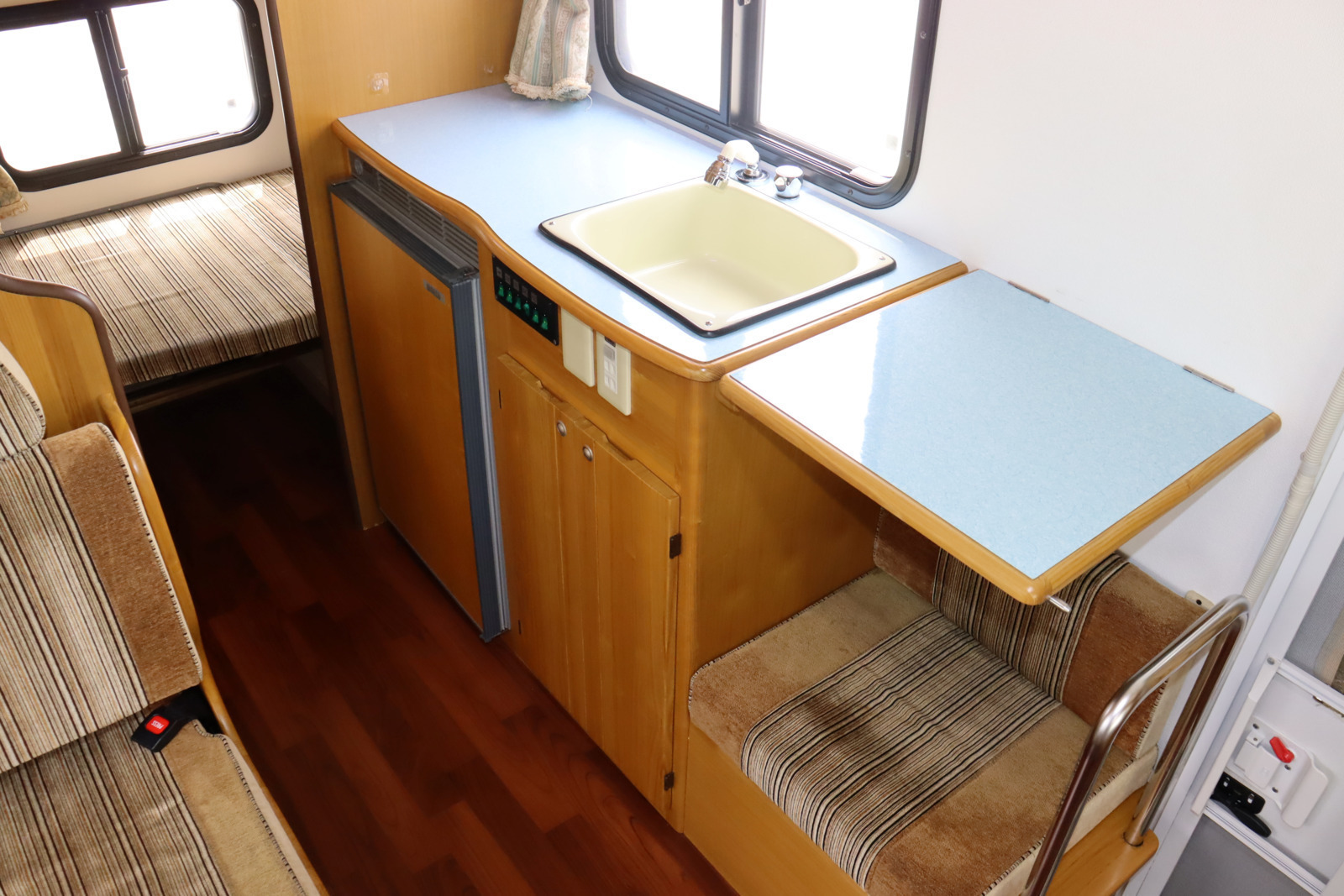 キャンピングカー キャブコン ｶﾑﾛｰﾄﾞﾅｯﾂRVｸﾚｿﾝ 家庭用ｴｱｺﾝ FFﾋｰﾀｰ