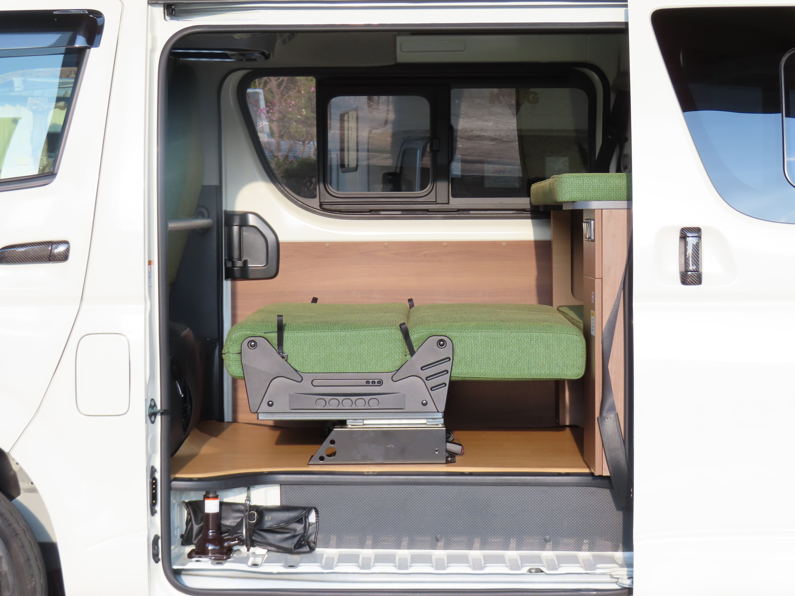 キャンピングカー バンコン ﾊｲｴｰｽ ﾄｲﾌｧｸﾄﾘｰ ｸﾞﾘｰﾝﾊﾞﾃﾞｨ 4WD