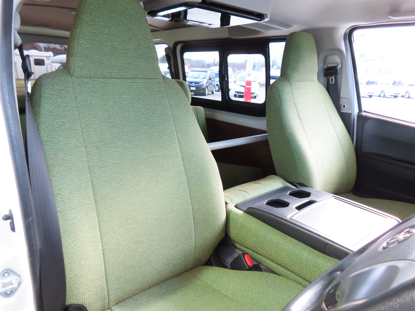 キャンピングカー バンコン ﾊｲｴｰｽ ﾄｲﾌｧｸﾄﾘｰ ｸﾞﾘｰﾝﾊﾞﾃﾞｨ 4WD