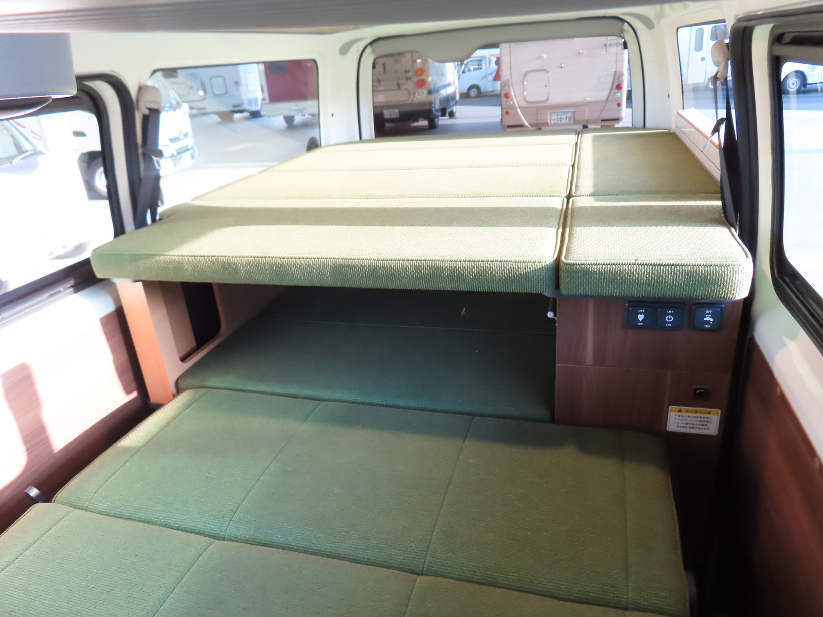 キャンピングカー バンコン ﾊｲｴｰｽ ﾄｲﾌｧｸﾄﾘｰ ｸﾞﾘｰﾝﾊﾞﾃﾞｨ 4WD