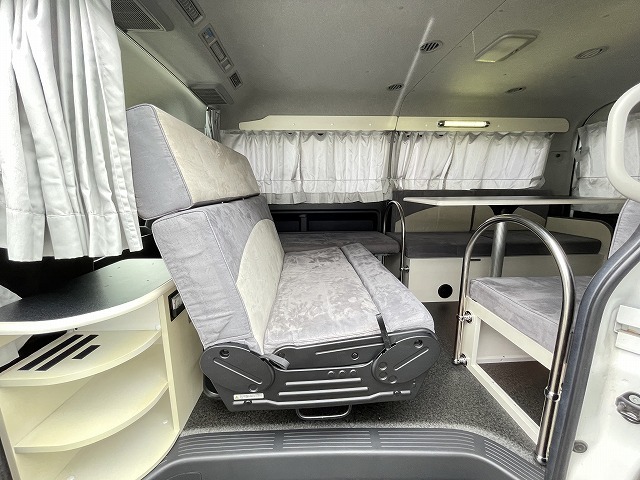 キャンピングカー バンコン ﾊｲｴｰｽ ﾅｯﾂRV ﾄﾗｲｱﾙA 4WD