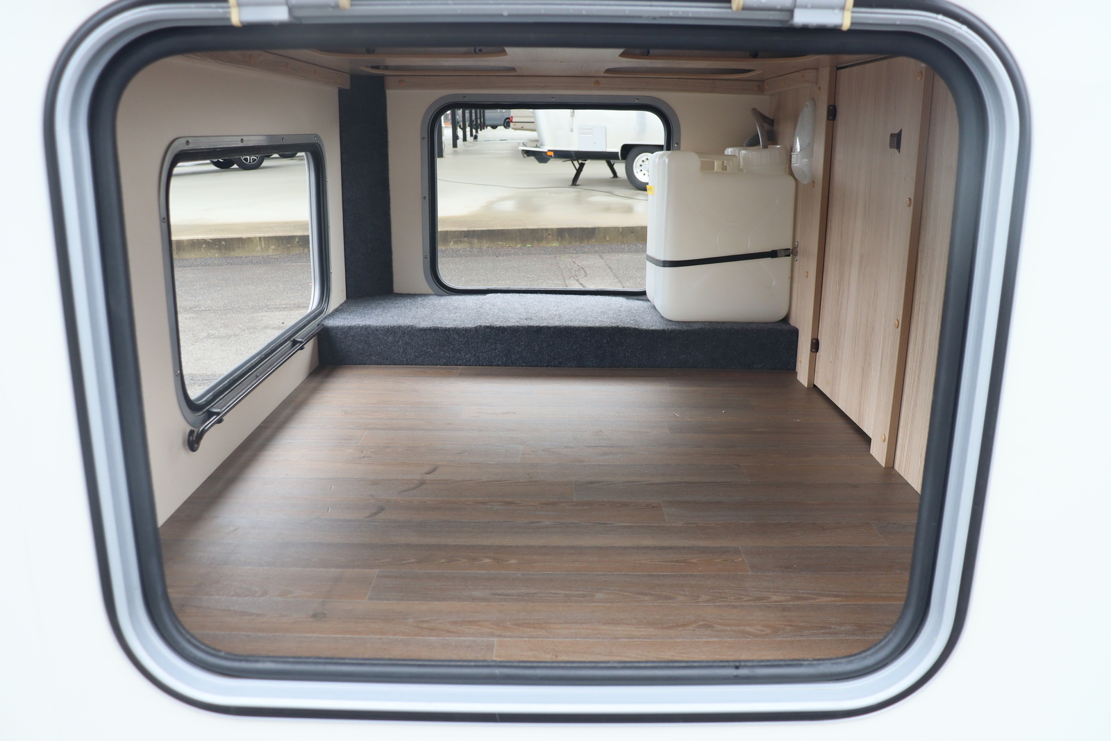 キャンピングカー キャブコン ｶﾑﾛｰﾄﾞ ﾅｯﾂRV ｸﾚｿﾝｼﾞｬｰﾆｰRｴﾎﾞﾗｲﾄ