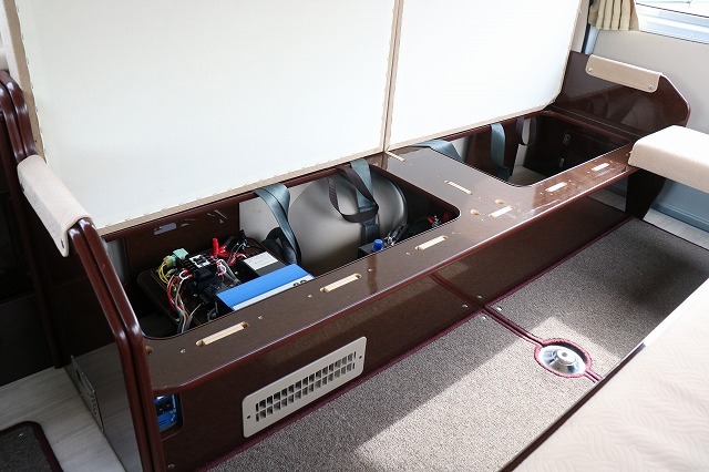 キャンピングカー バンコン ﾊｲｴｰｽ FOCS DSｺﾝﾊﾟｸﾄ