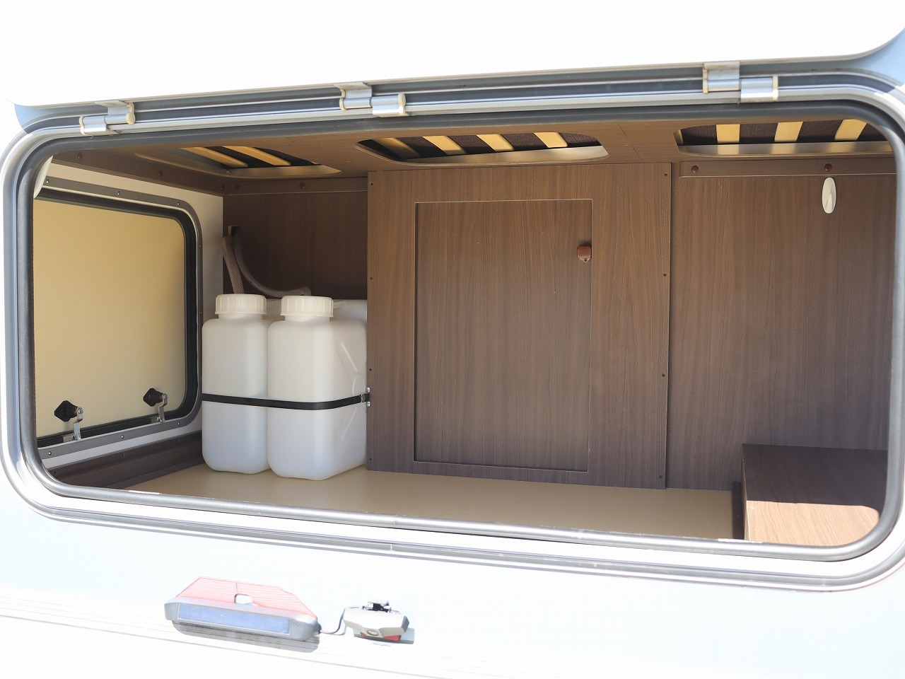 キャンピングカー キャブコン ｶﾑﾛｰﾄﾞ ﾅｯﾂRV ｸﾚｱ5.3Xｴﾎﾞ 4WD