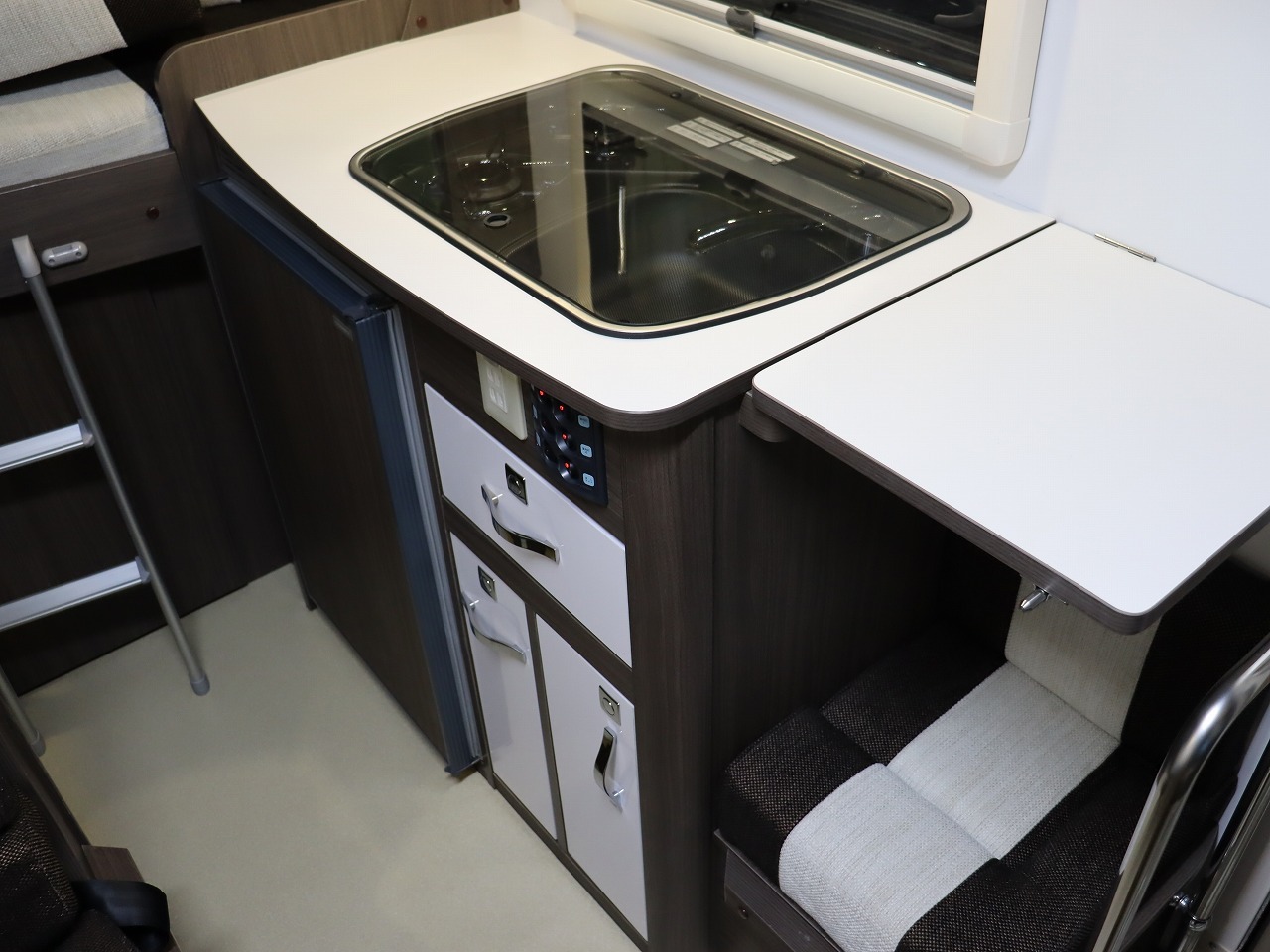 キャンピングカー キャブコン ｶﾑﾛｰﾄﾞ ﾅｯﾂRV ｸﾚｱ5.3Xｴﾎﾞ 4WD