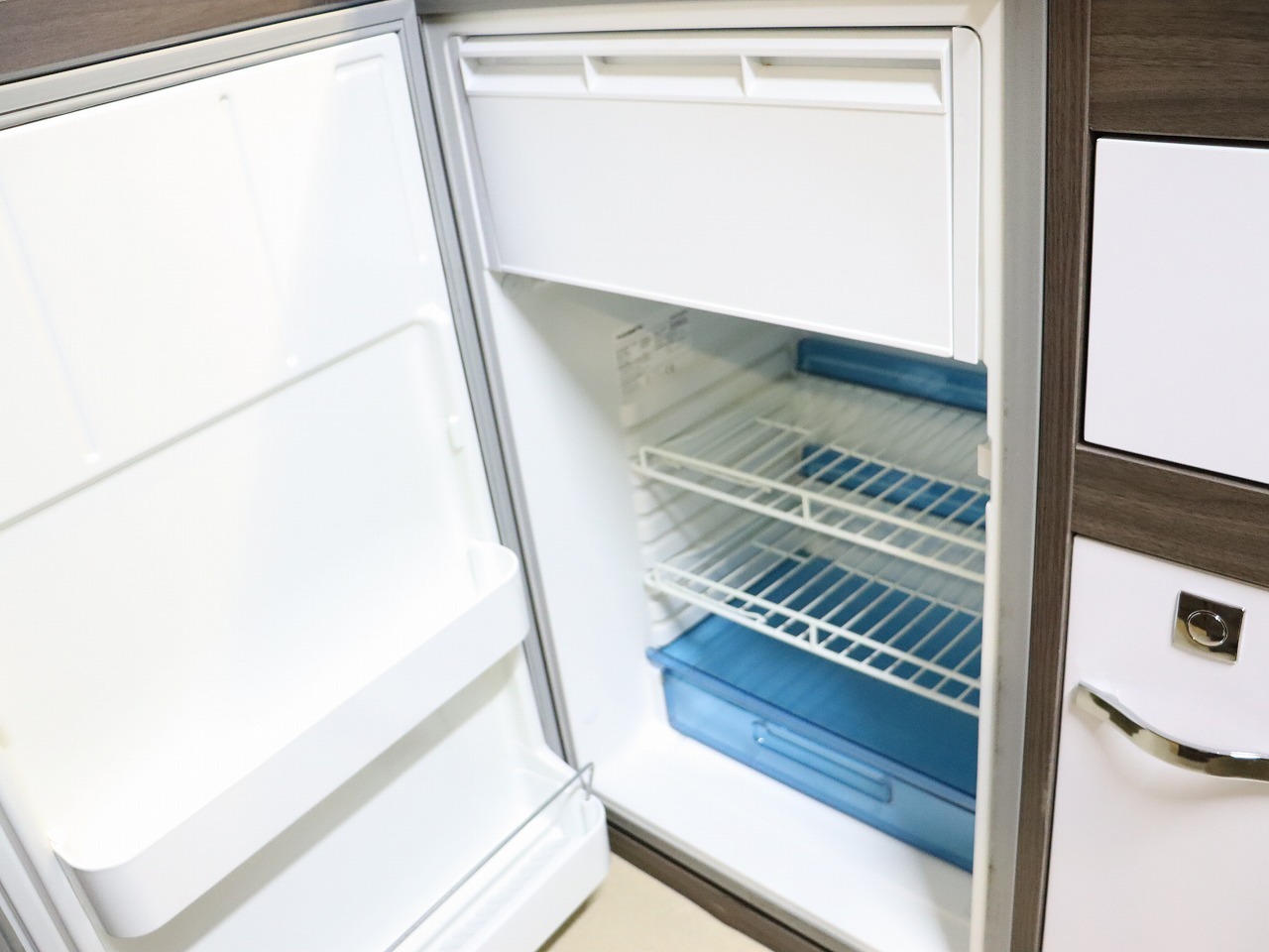 キャンピングカー キャブコン ｶﾑﾛｰﾄﾞ ﾅｯﾂRV ｸﾚｱ5.3Xｴﾎﾞ 4WD