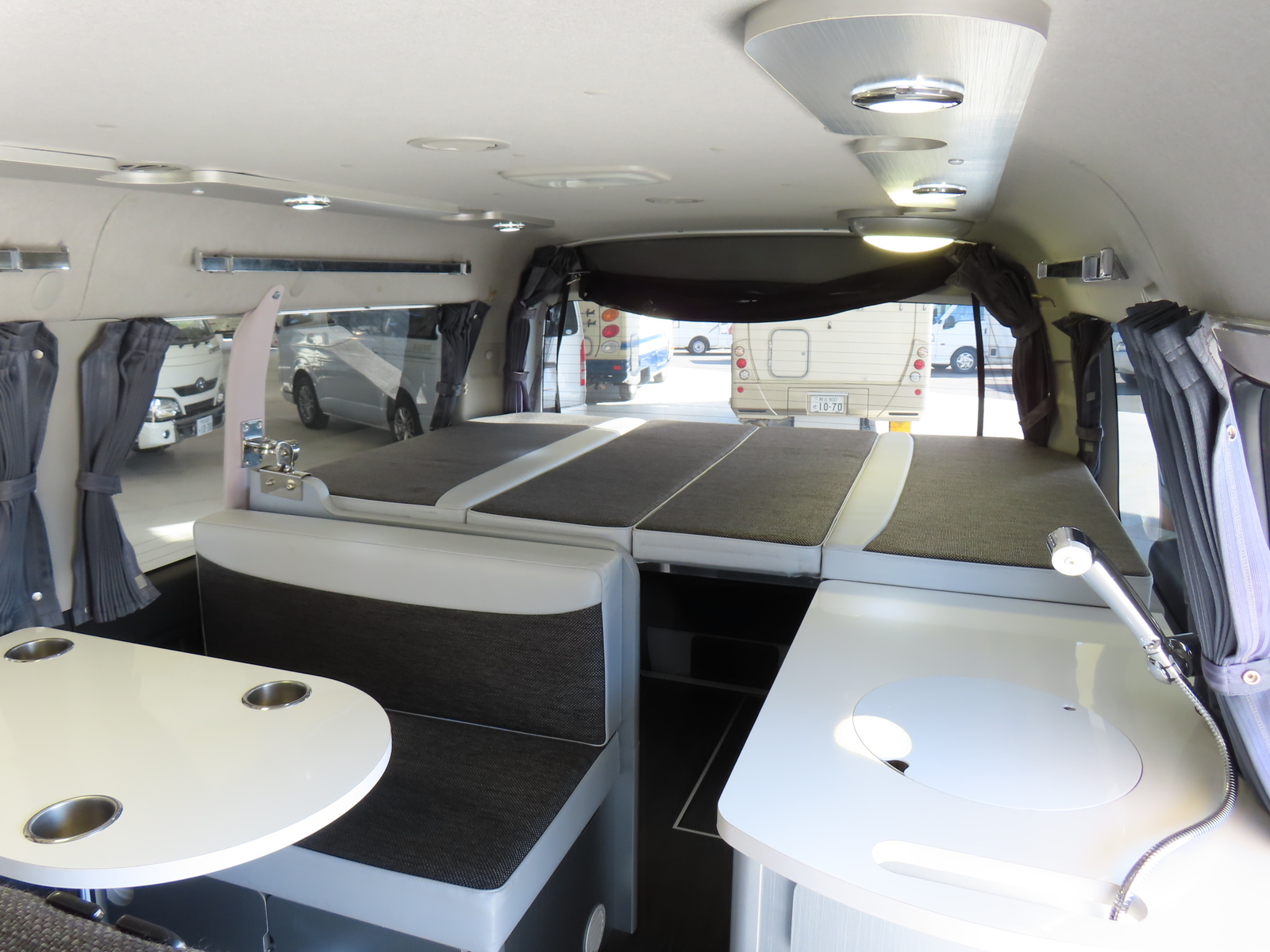 キャンピングカー バンコン ﾊｲｴｰｽ ｶｽﾀﾑｾﾚｸﾄ ﾛｰﾄﾞｾﾚｸﾄ 4WD