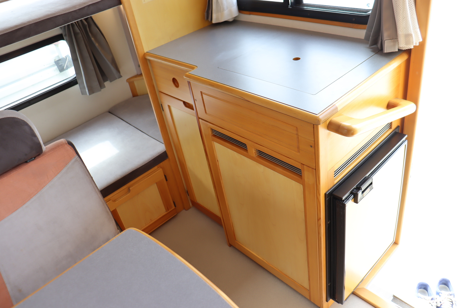 キャンピングカー キャブコン ﾎﾞﾝｺﾞ AtoZ ｱﾐﾃｨ 4WD