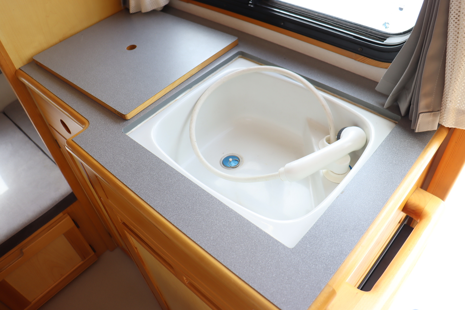 キャンピングカー キャブコン ﾎﾞﾝｺﾞ AtoZ ｱﾐﾃｨ 4WD