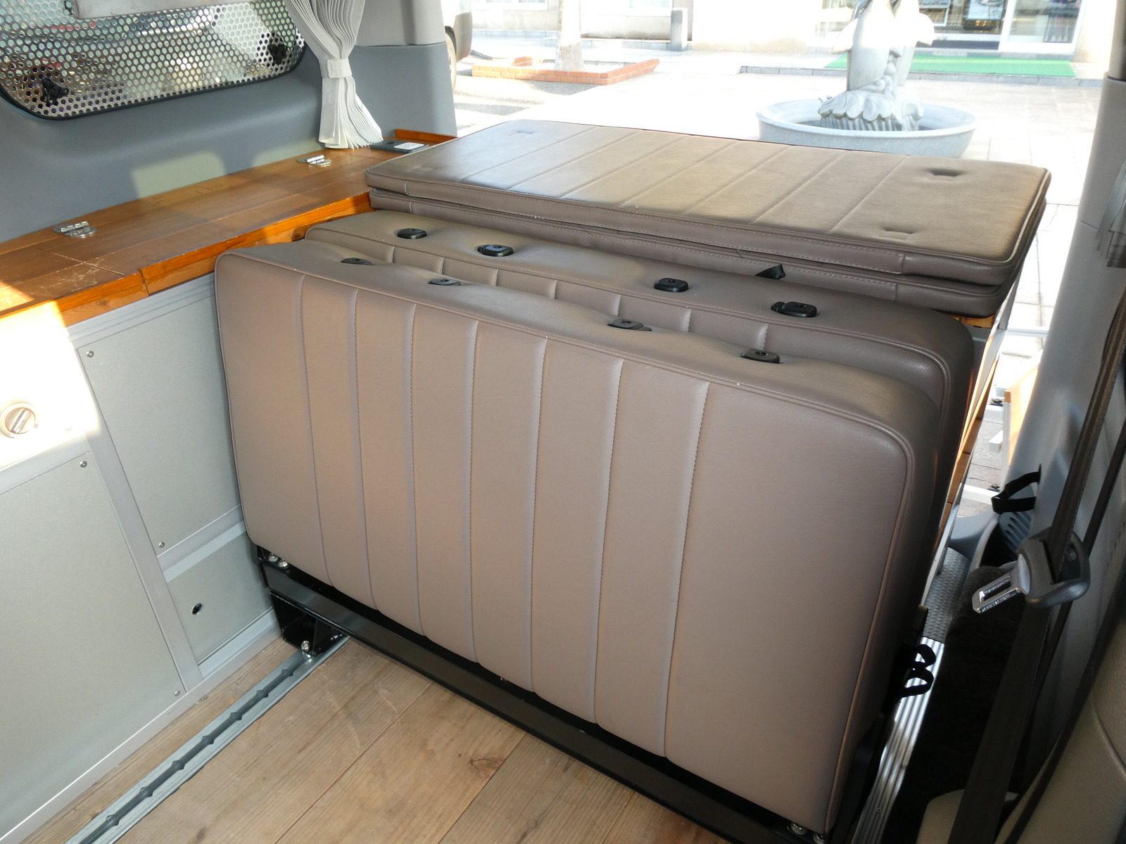 キャンピングカー バンコン ｱﾈｯｸｽ　ﾘｭｳ200　FFﾋｰﾀｰ　DC冷蔵庫