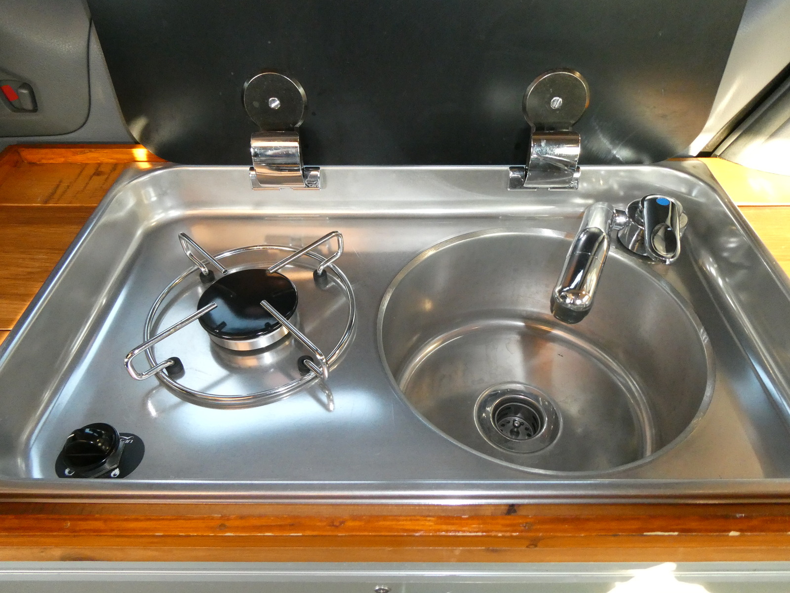 キャンピングカー バンコン ｱﾈｯｸｽ　ﾘｭｳ200　FFﾋｰﾀｰ　DC冷蔵庫