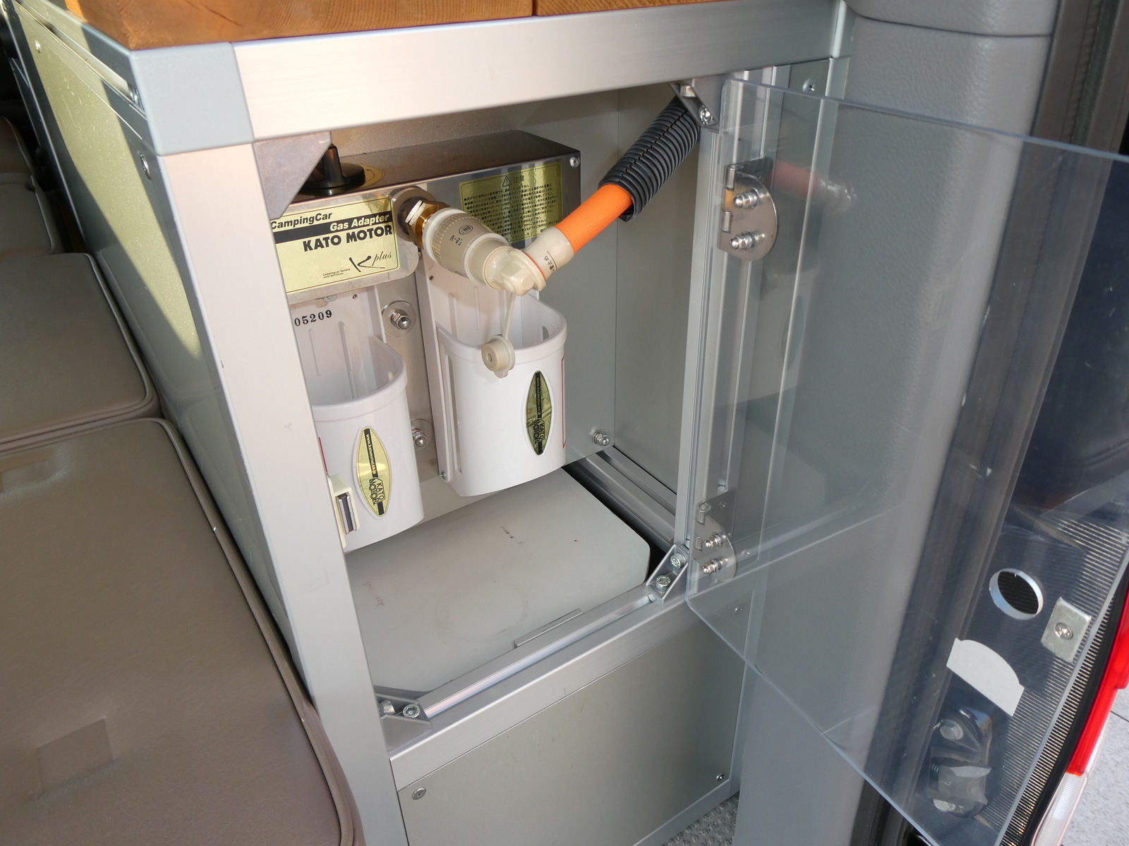 キャンピングカー バンコン ｱﾈｯｸｽ　ﾘｭｳ200　FFﾋｰﾀｰ　DC冷蔵庫