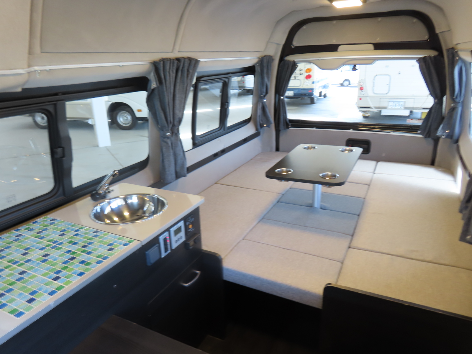 キャンピングカー バンコン ﾊｲｴｰｽ ﾓﾋﾞｰﾃﾞｨｯｸNH02 FFﾋｰﾀｰ 4WD