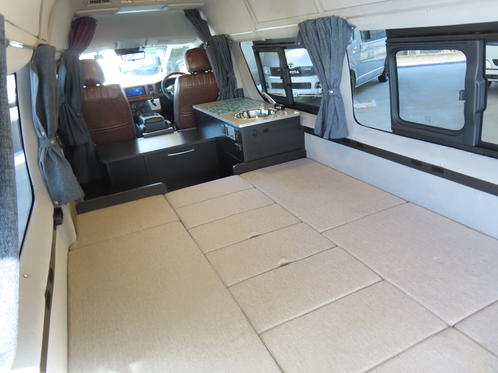 キャンピングカー バンコン ﾊｲｴｰｽ ﾓﾋﾞｰﾃﾞｨｯｸNH02 FFﾋｰﾀｰ 4WD