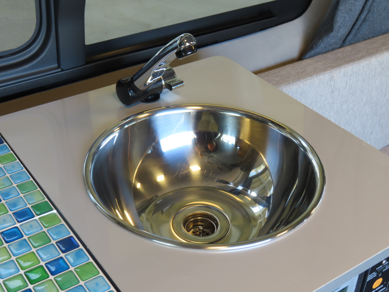 キャンピングカー バンコン ﾊｲｴｰｽ ﾓﾋﾞｰﾃﾞｨｯｸNH02 FFﾋｰﾀｰ 4WD