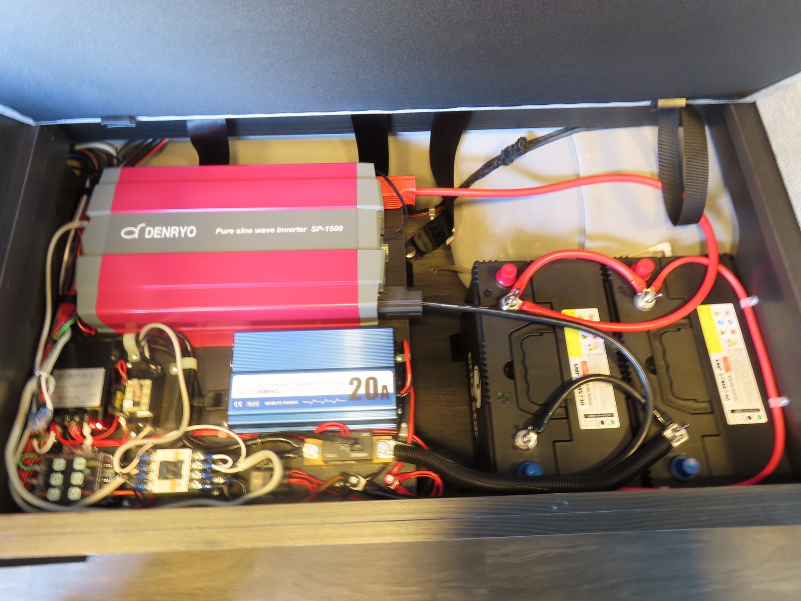 キャンピングカー バンコン ﾊｲｴｰｽ ﾓﾋﾞｰﾃﾞｨｯｸNH02 FFﾋｰﾀｰ 4WD