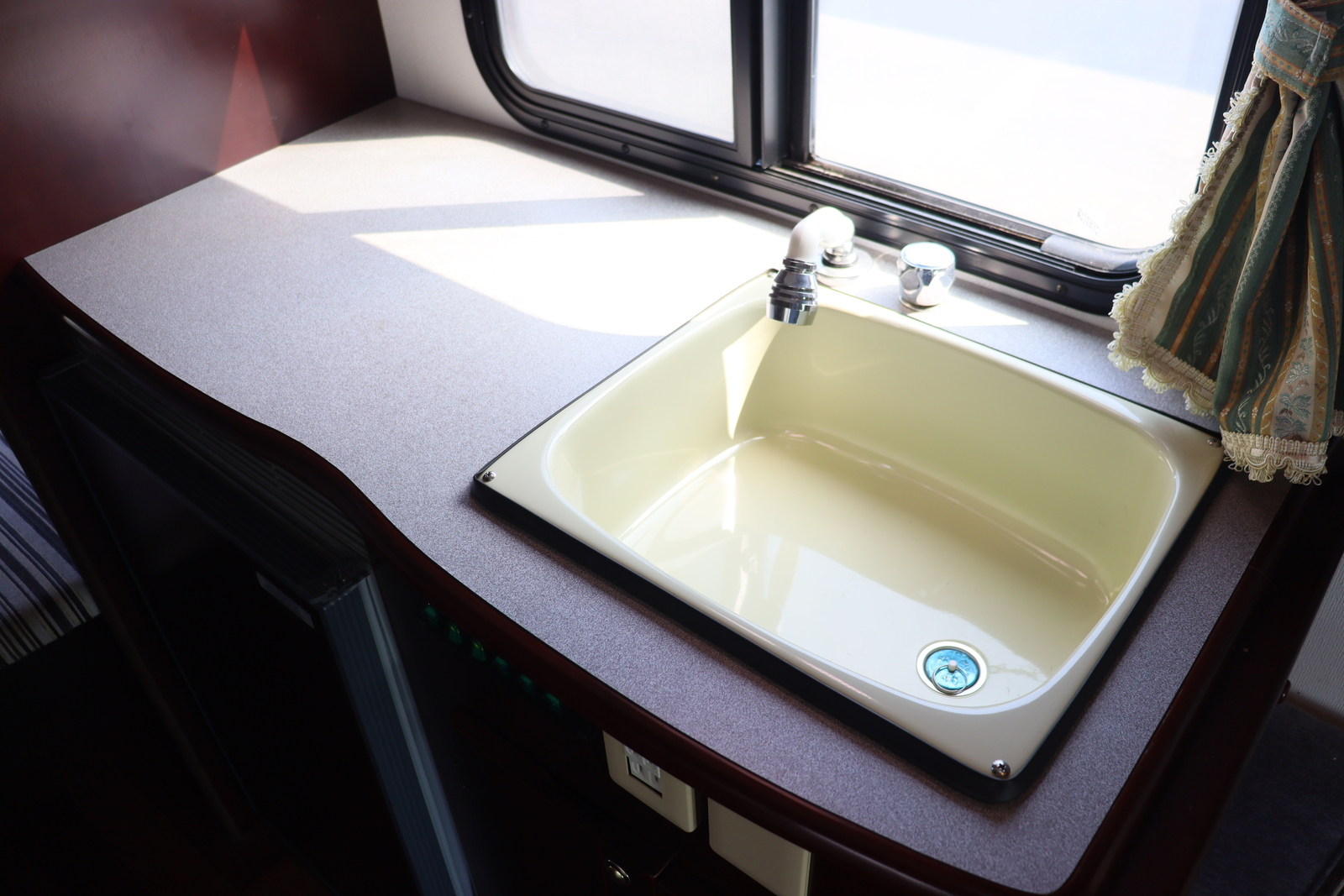 キャンピングカー キャブコン ｶﾑﾛｰﾄﾞ ﾅｯﾂRV ｸﾚｿﾝﾎﾞｰﾀﾞｰED