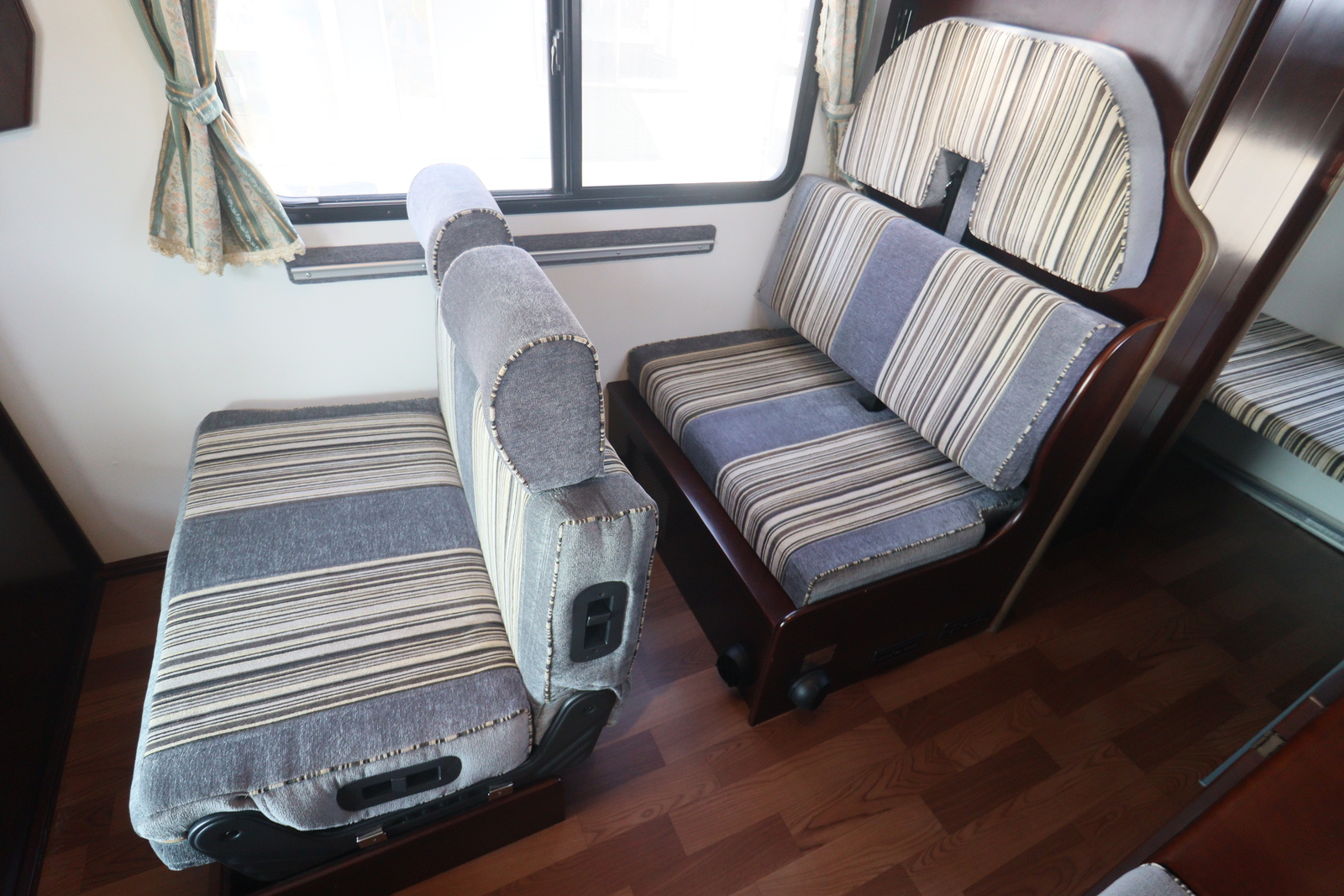 キャンピングカー キャブコン ｶﾑﾛｰﾄﾞ ﾅｯﾂRV ｸﾚｿﾝﾎﾞｰﾀﾞｰED