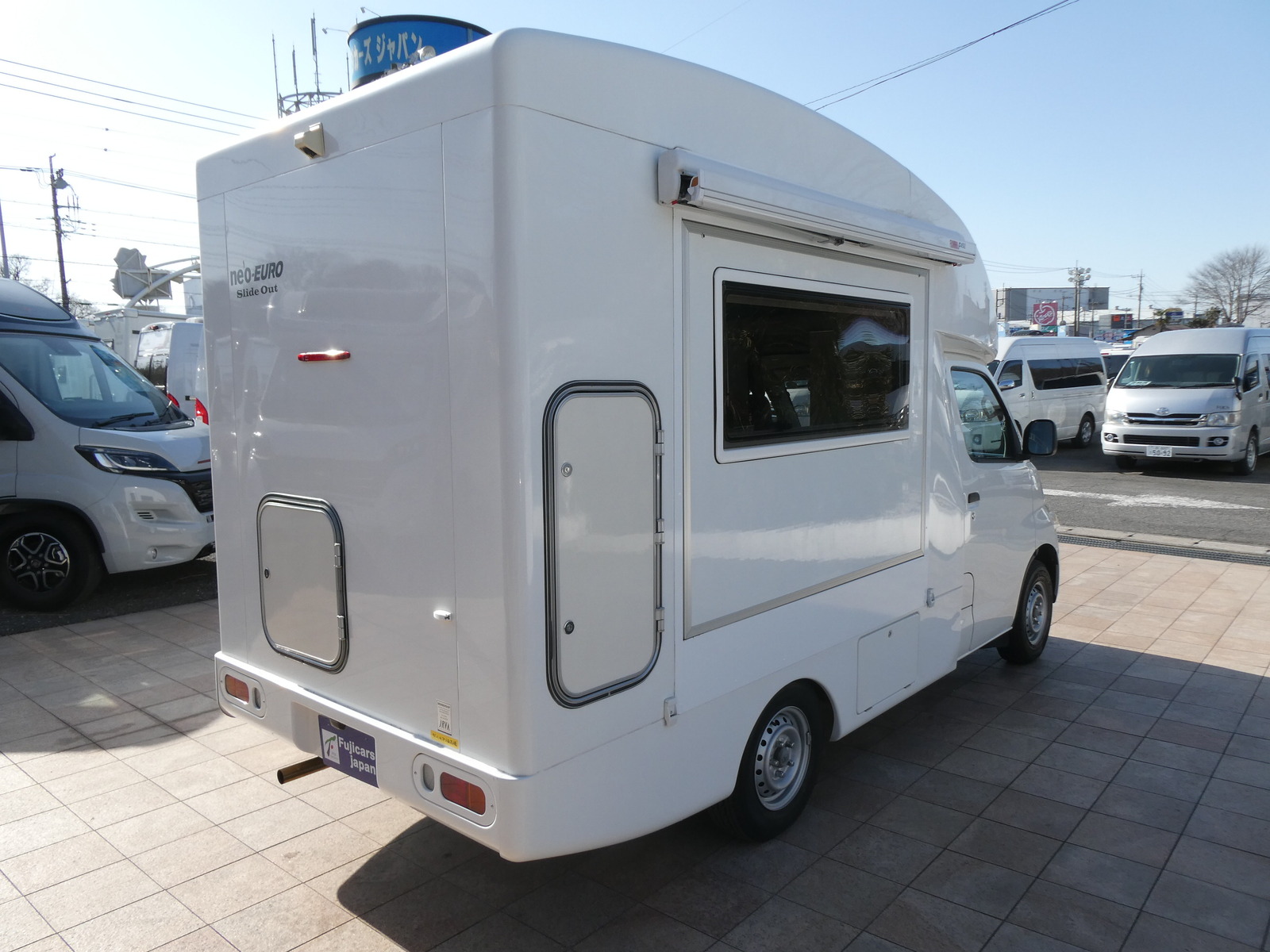 キャンピングカー キャブコン かｰいんてりあ高橋　ﾈｵﾕｰﾛ　手動ｽﾗｲﾄﾞｱｳﾄ　FF