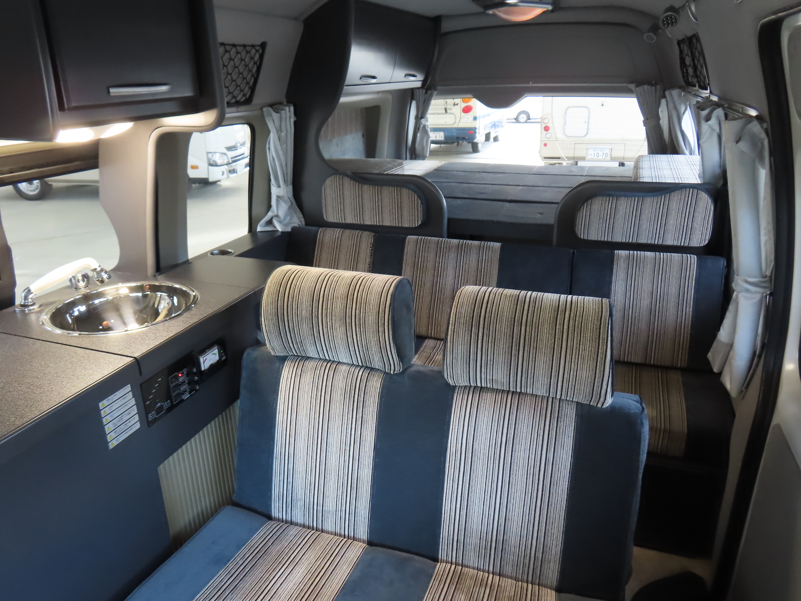 キャンピングカー バンコン ﾊｲｴｰｽ 東和 ﾂｪﾙﾄｷﾘﾏ 4WD