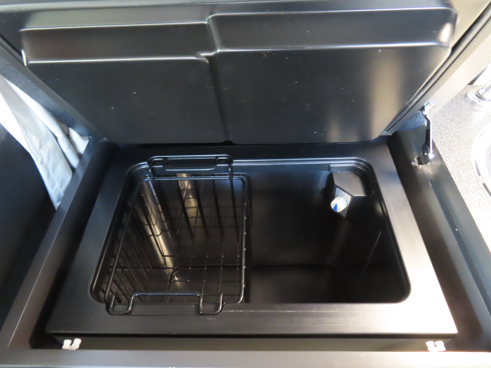 キャンピングカー バンコン ﾊｲｴｰｽ 東和 ﾂｪﾙﾄｷﾘﾏ 4WD