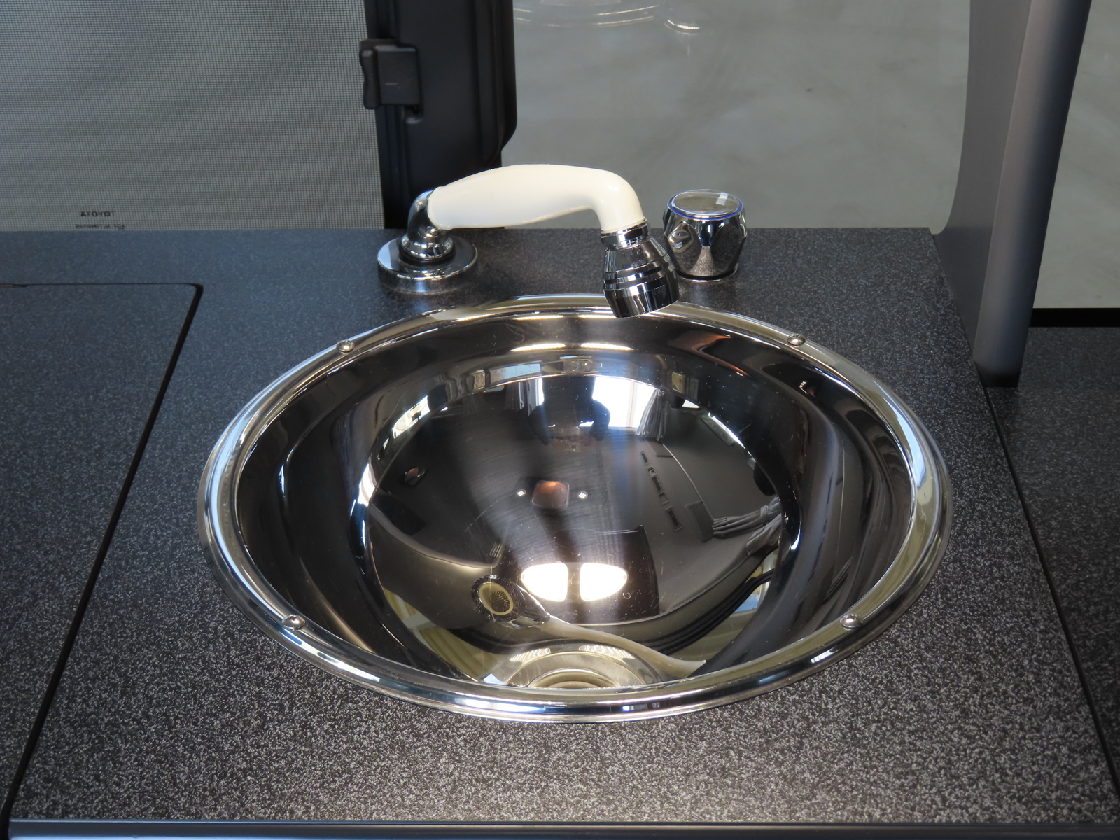 キャンピングカー バンコン ﾊｲｴｰｽ 東和 ﾂｪﾙﾄｷﾘﾏ 4WD