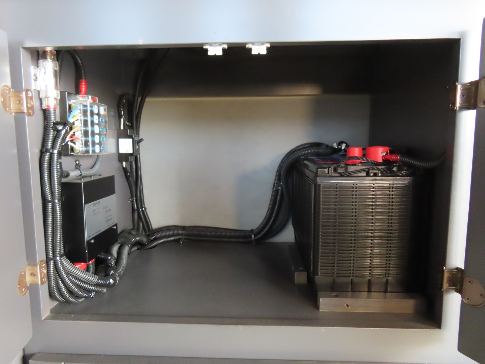 キャンピングカー バンコン ﾊｲｴｰｽ 東和 ﾂｪﾙﾄｷﾘﾏ 4WD