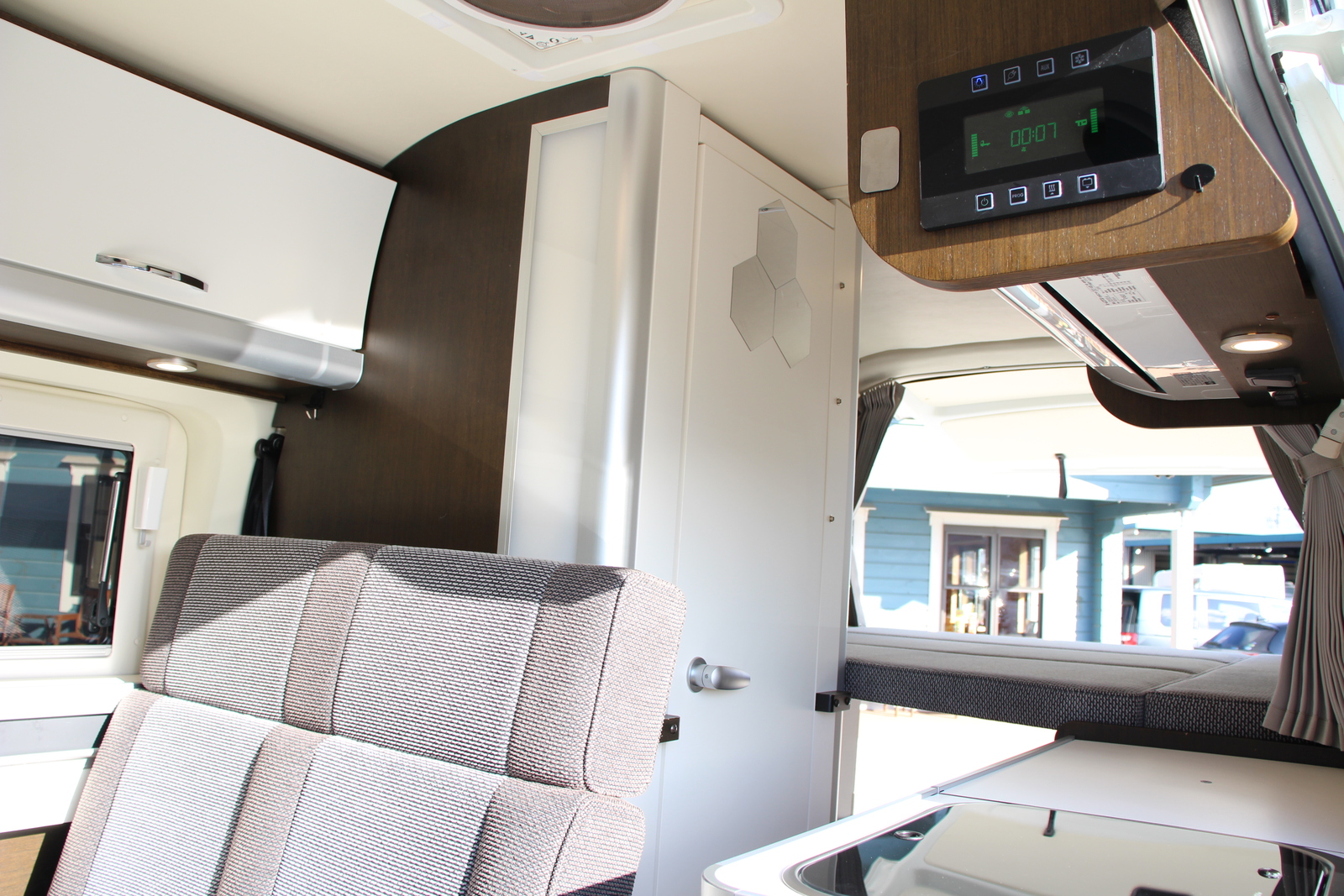 キャンピングカー バンコン ﾊｲｴｰｽ ﾄｲﾌｧｸﾄﾘｰ ｺﾙﾄﾞﾊﾞｸﾙｰｽﾞ